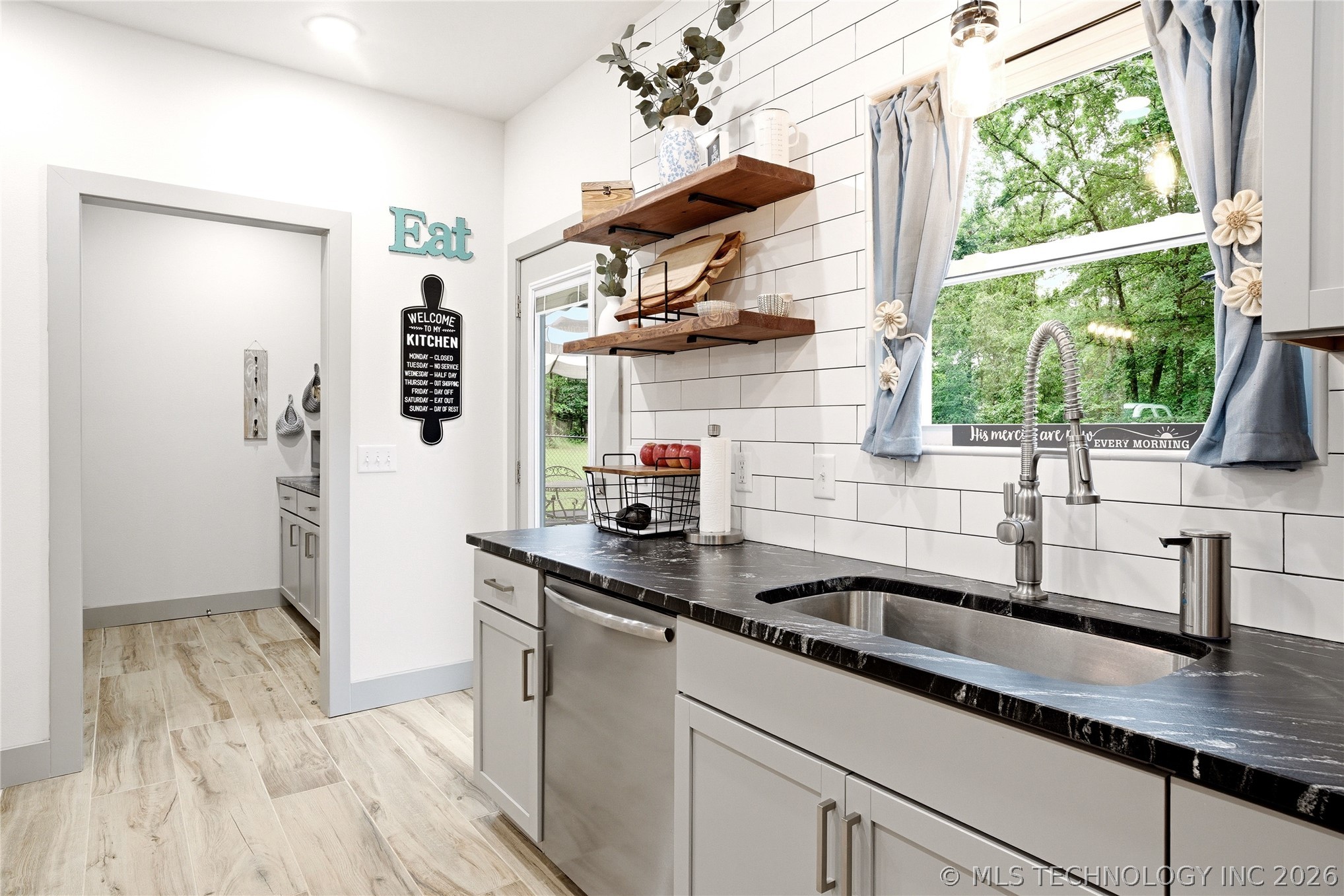 466070 E 800 Property Photo 15
