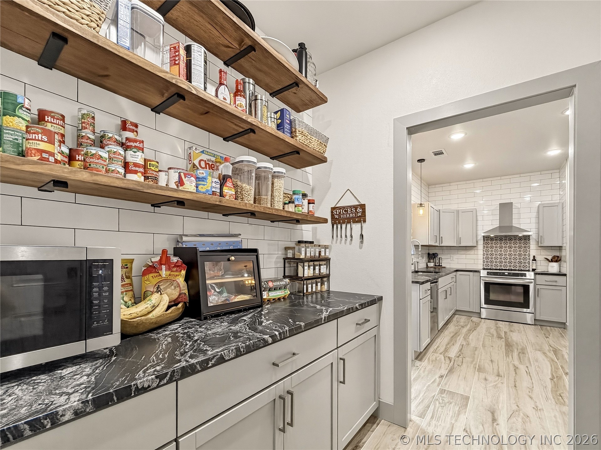 466070 E 800 Property Photo 18