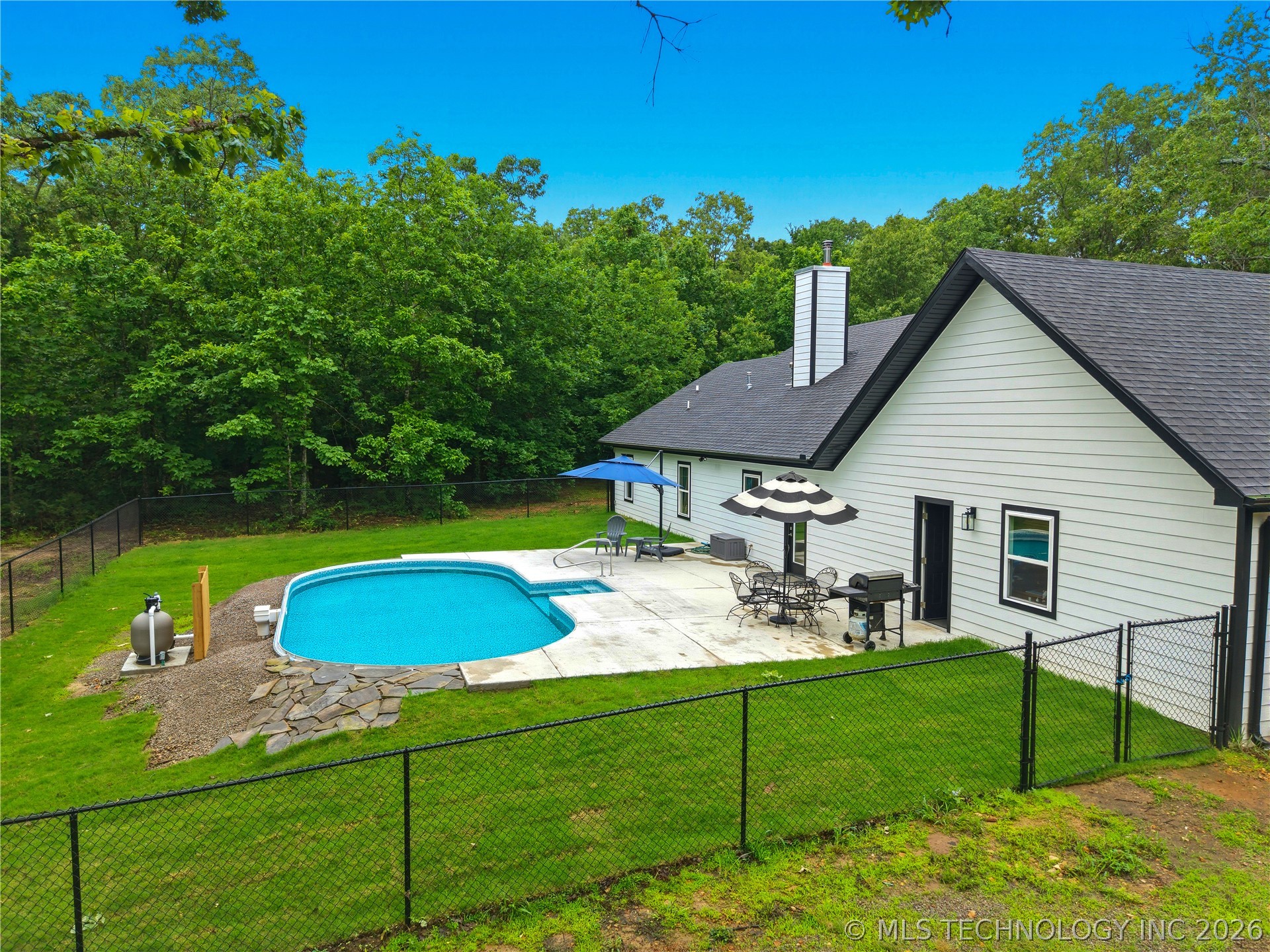 466070 E 800 Property Photo 48