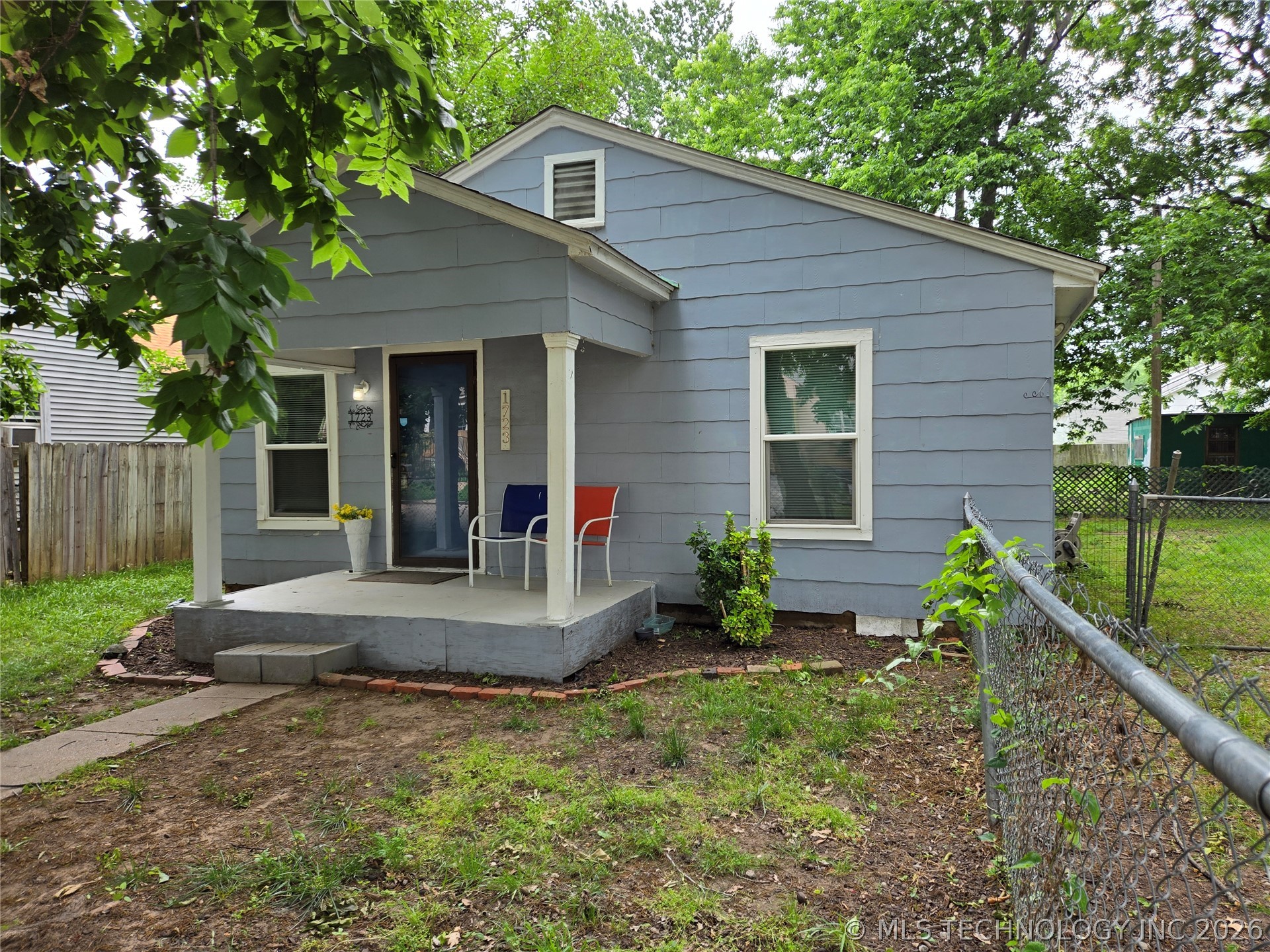 1723 N Atlanta Place Property Photo 3