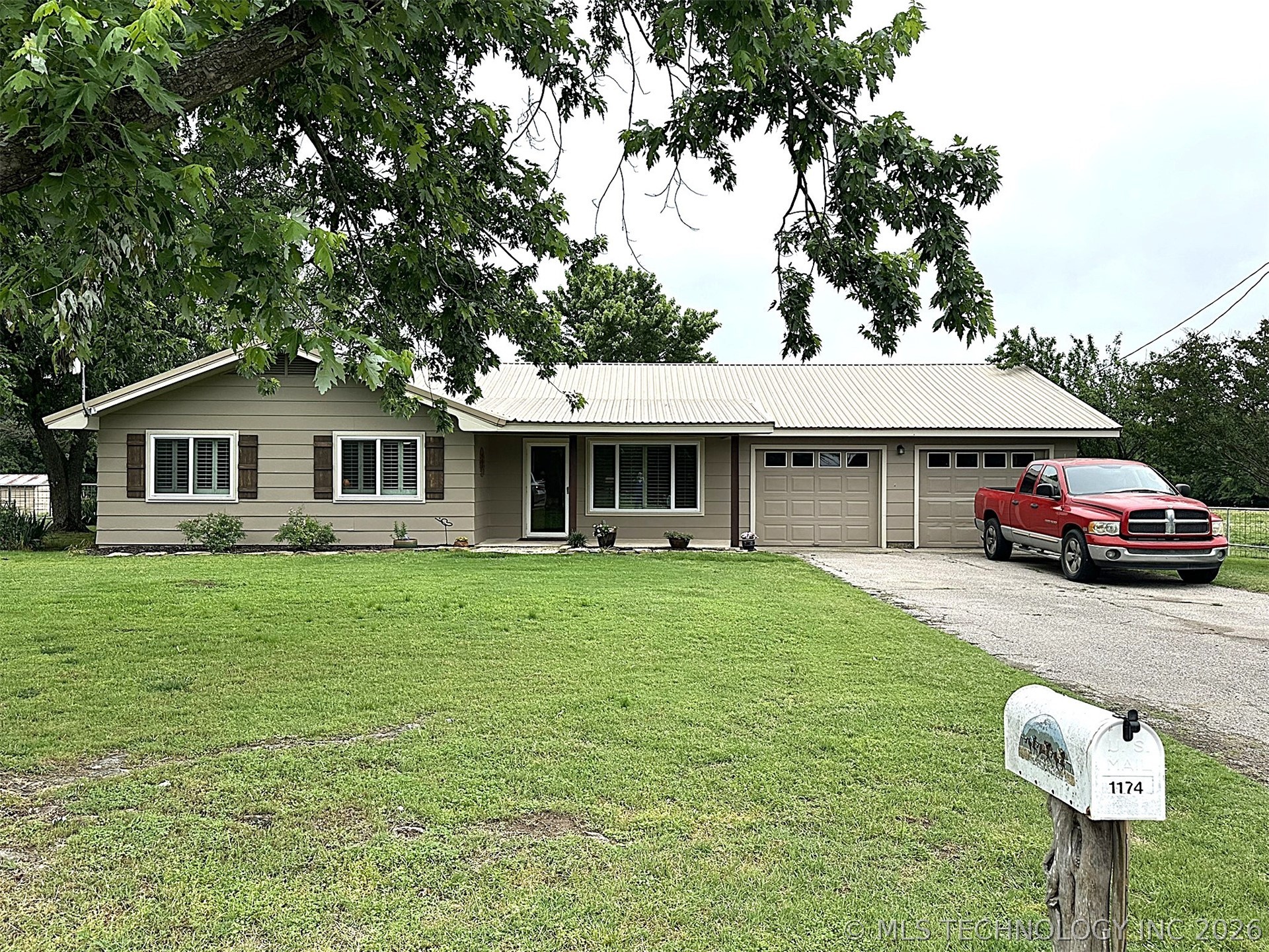 1174 Concord Property Photo 2