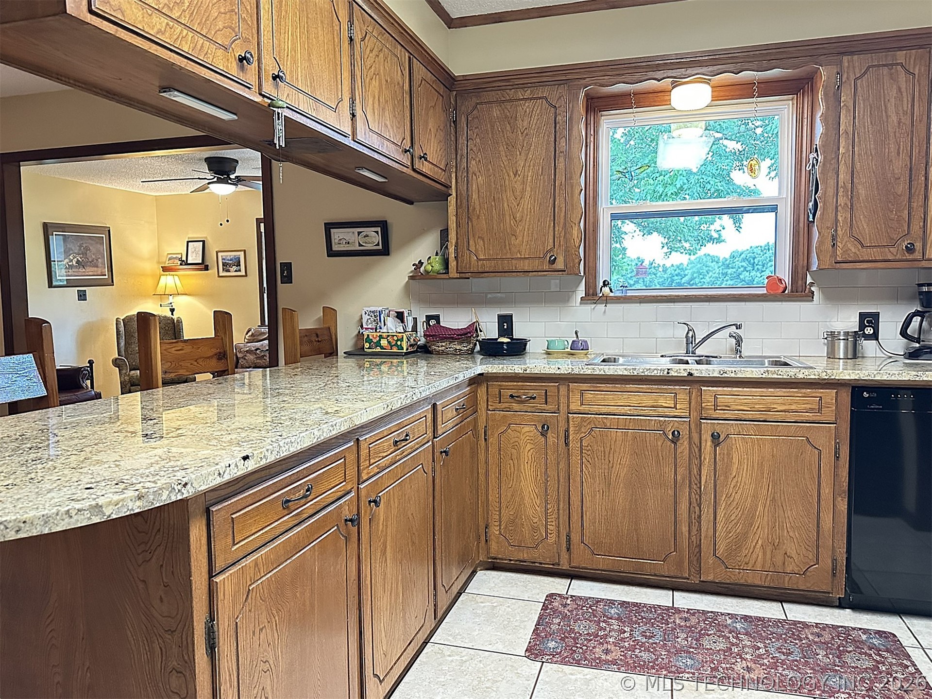1174 Concord Property Photo 8