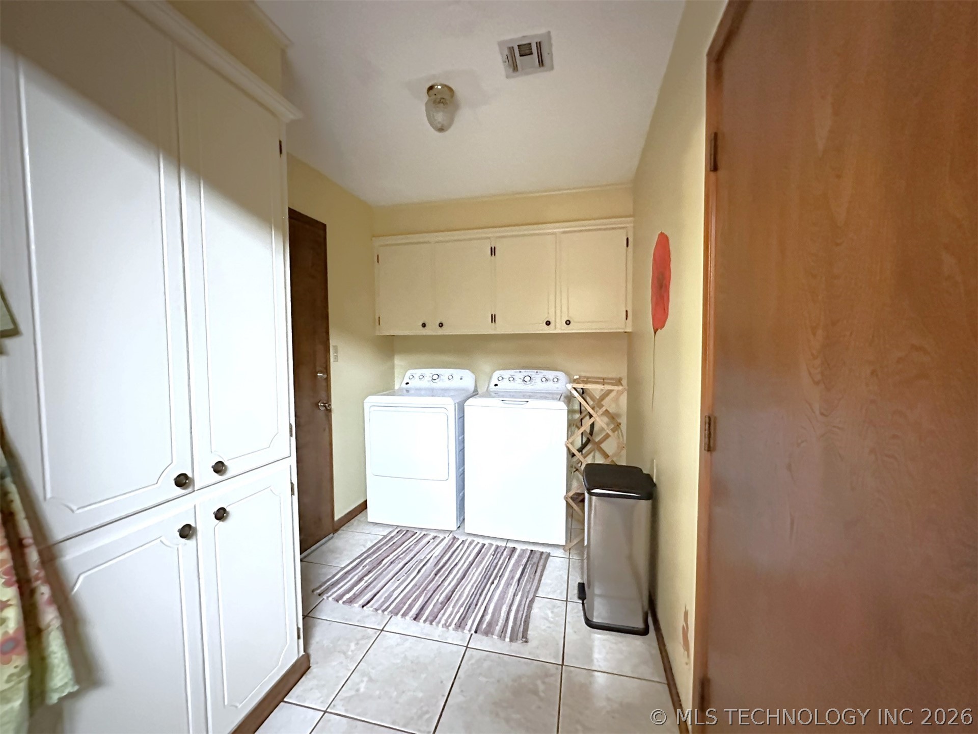 1174 Concord Property Photo 12