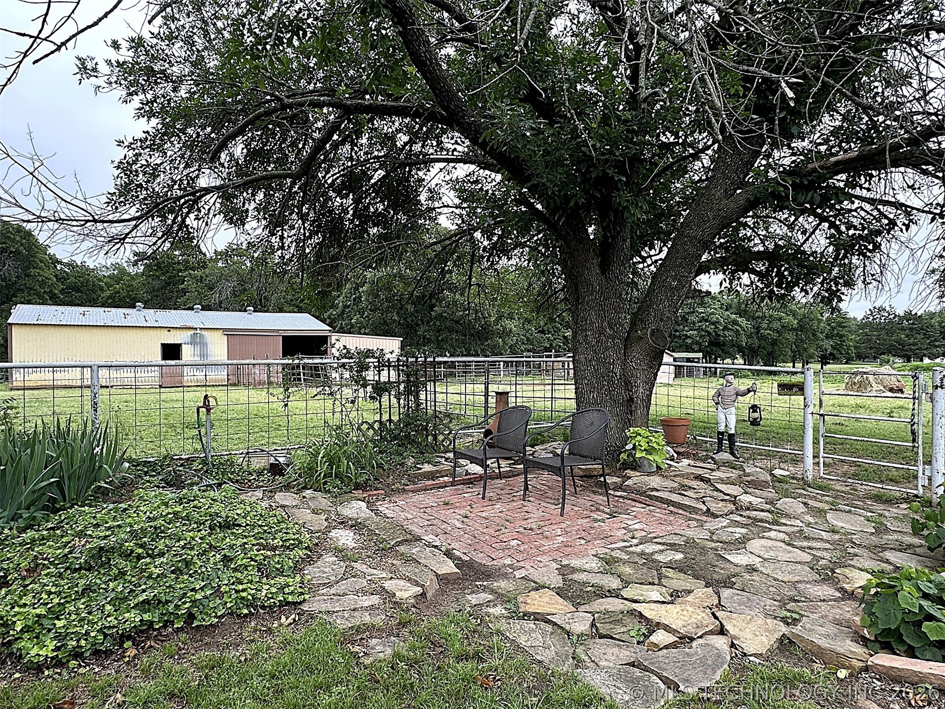 1174 Concord Property Photo 58