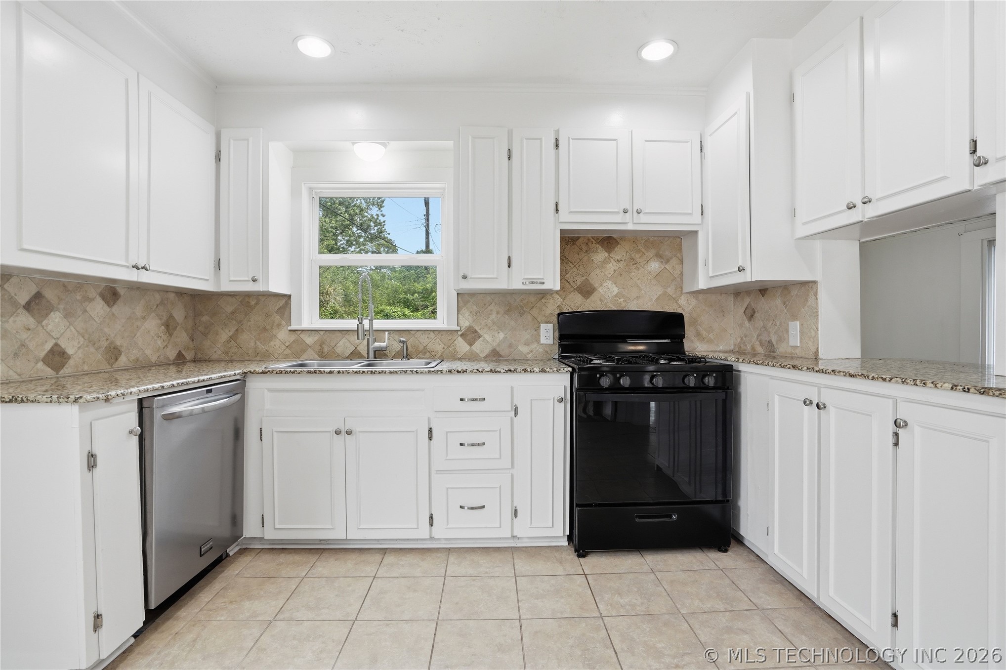 4655 S Trenton Avenue Property Photo 9