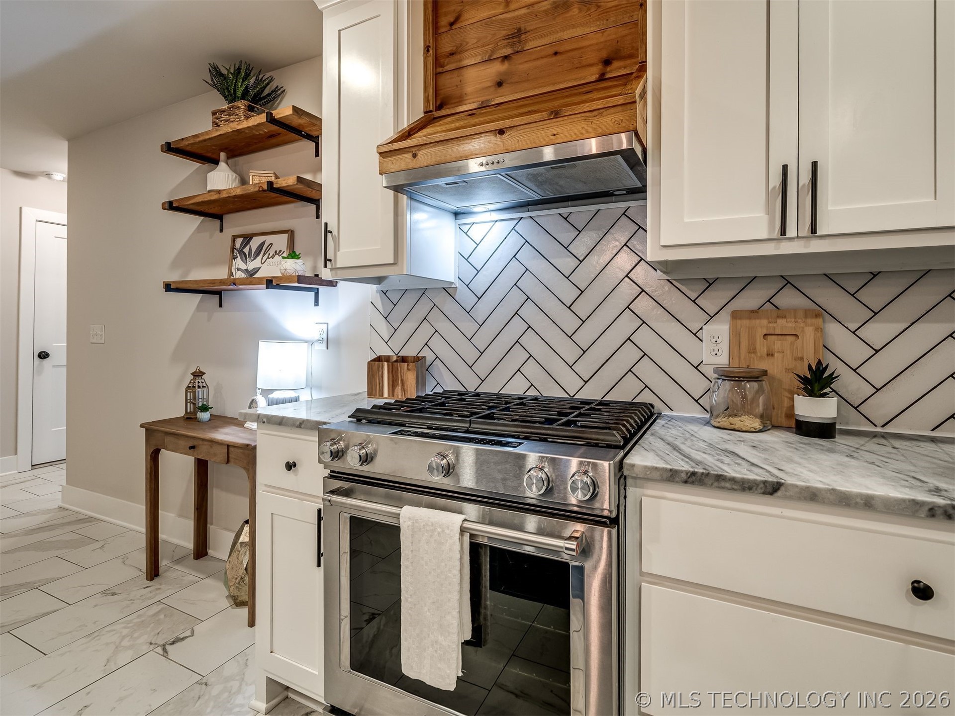 1520 S Gary Avenue Property Photo 4