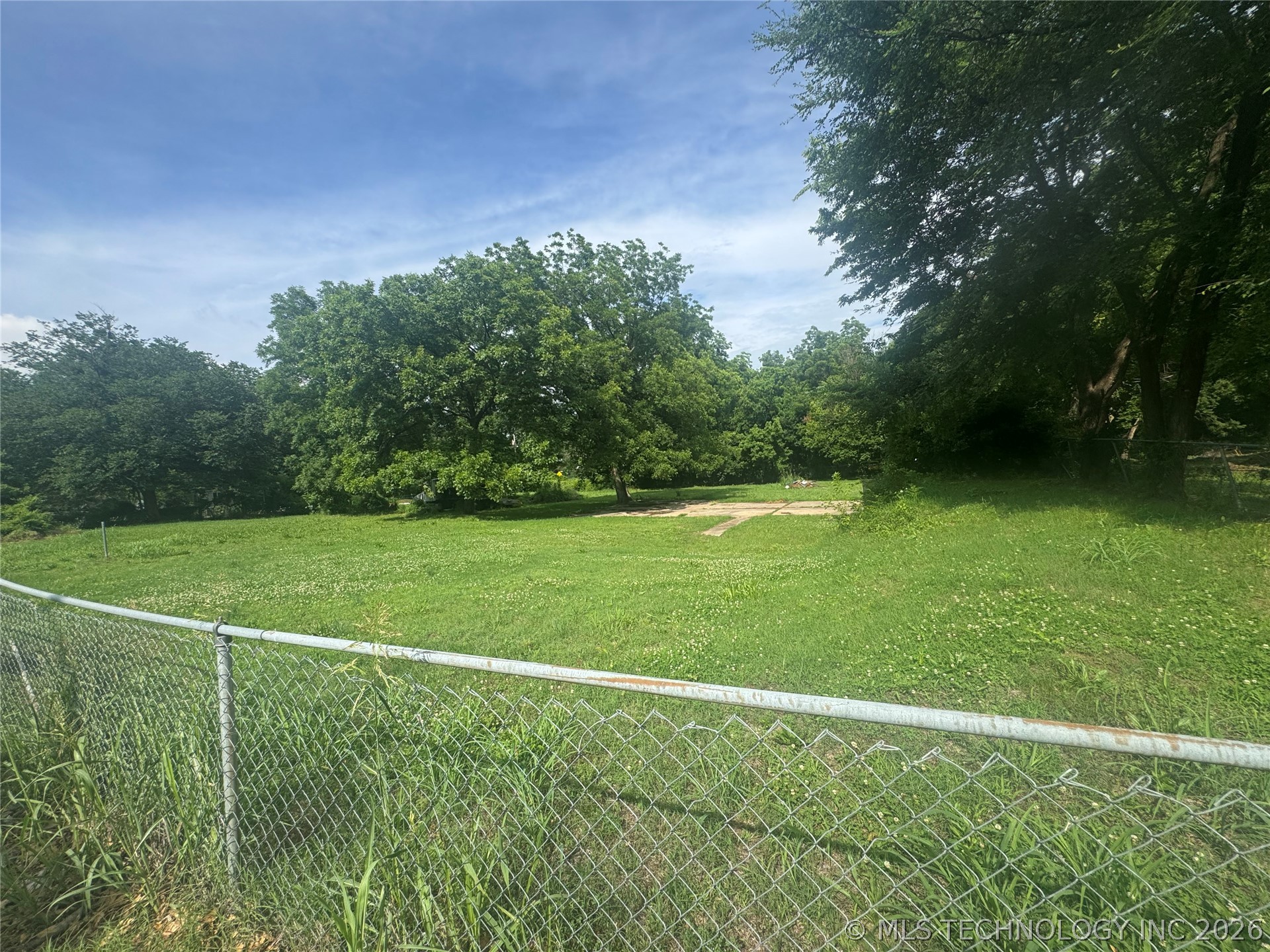 2239 N Erie Avenue E Property Photo 2