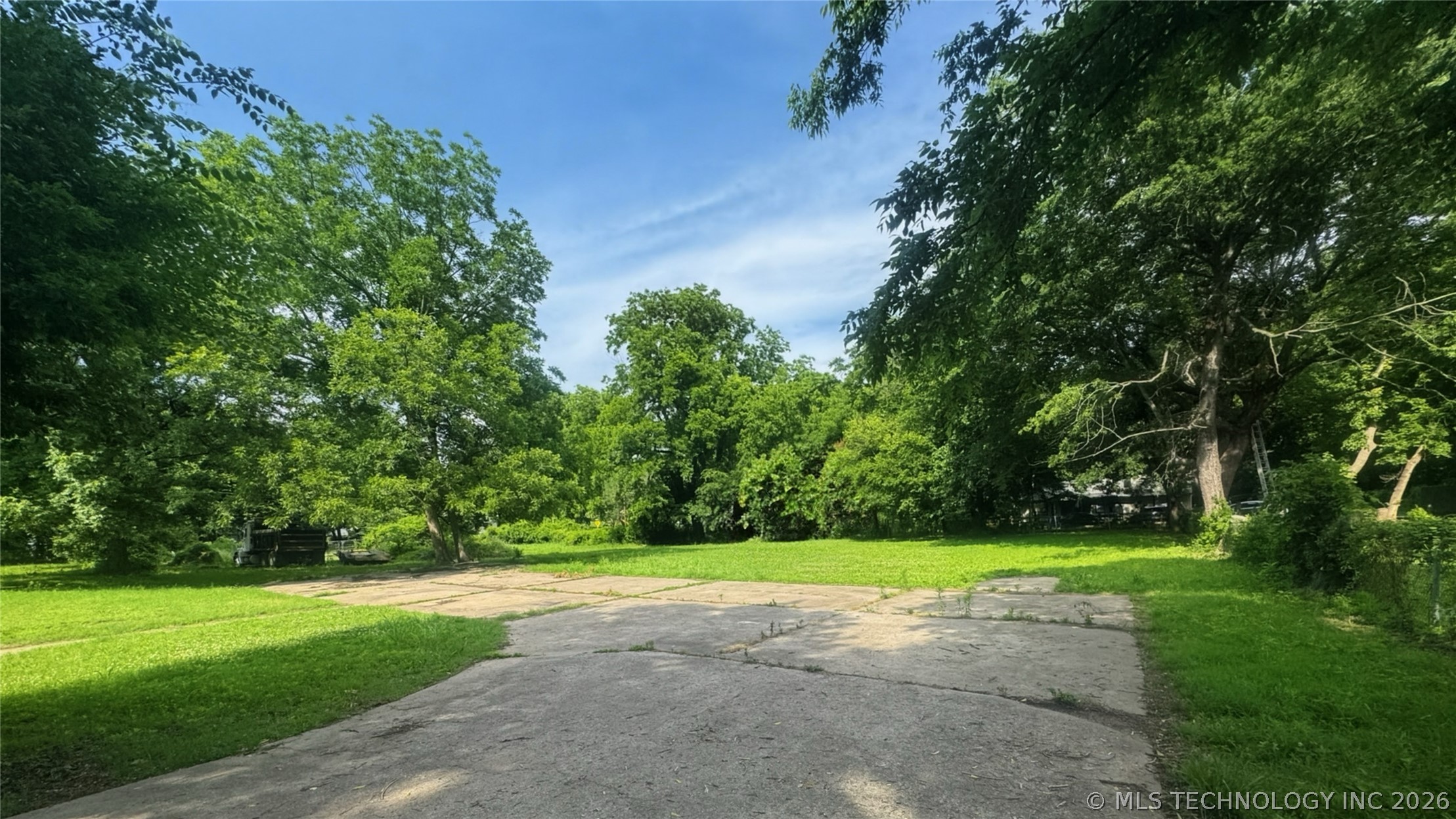 2239 N Erie Avenue E Property Photo 5