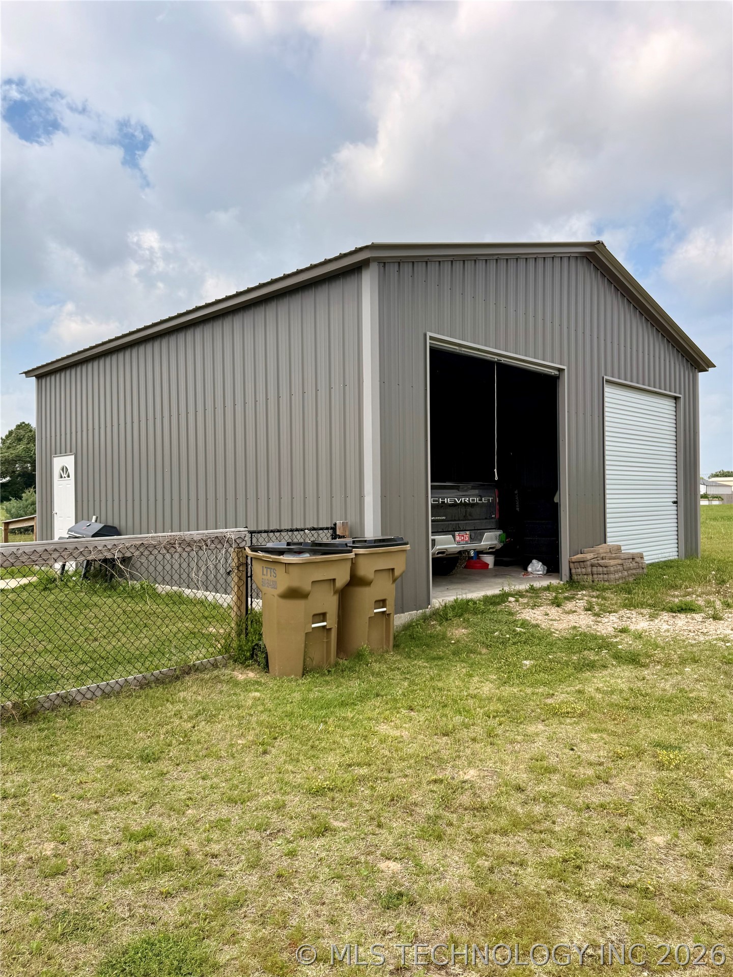 11817 Sandy Acres Property Photo 5