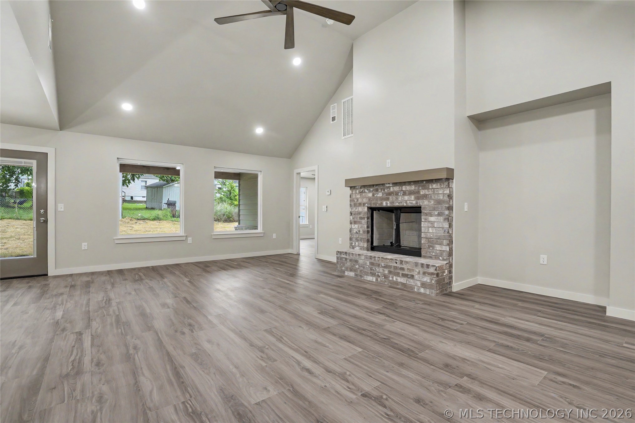 1337 E Hobson Avenue Property Photo 5