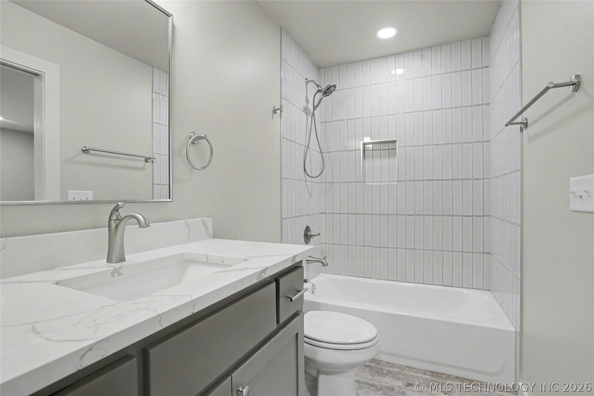 1337 E Hobson Avenue Property Photo 16