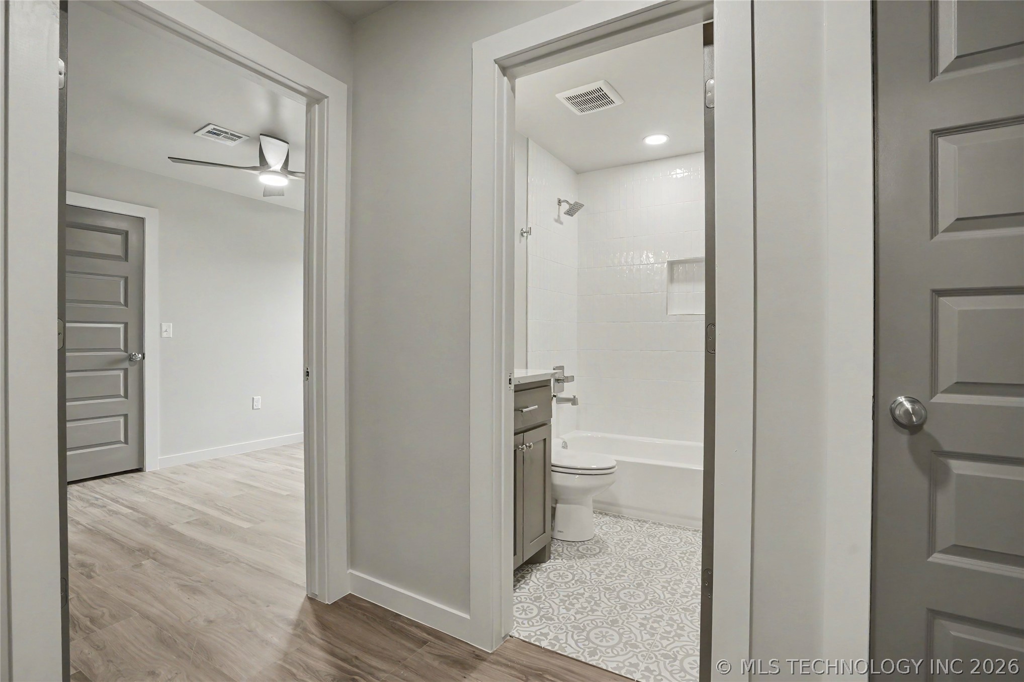 1337 E Hobson Avenue Property Photo 18