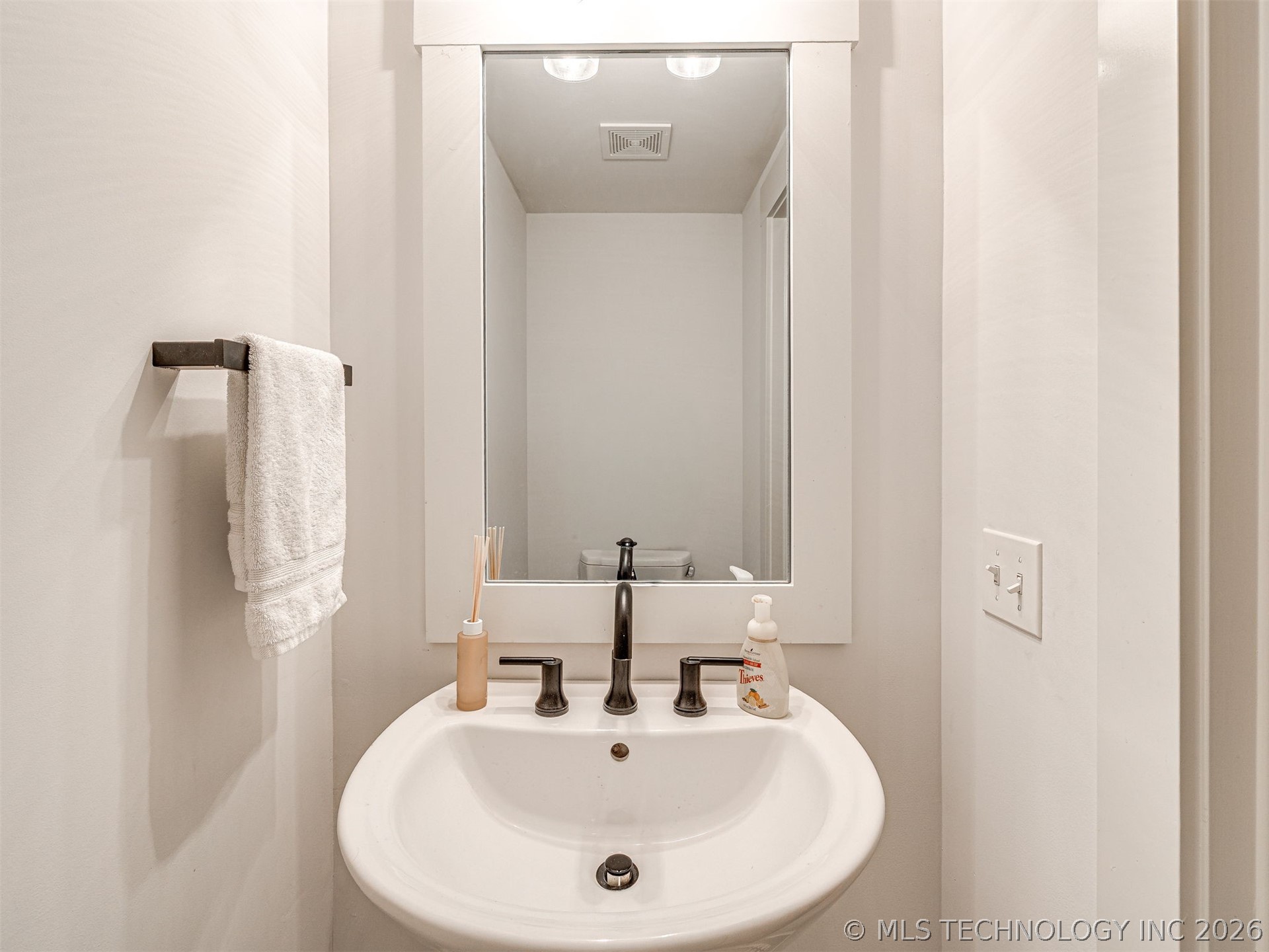 35 Center Lane Property Photo 28