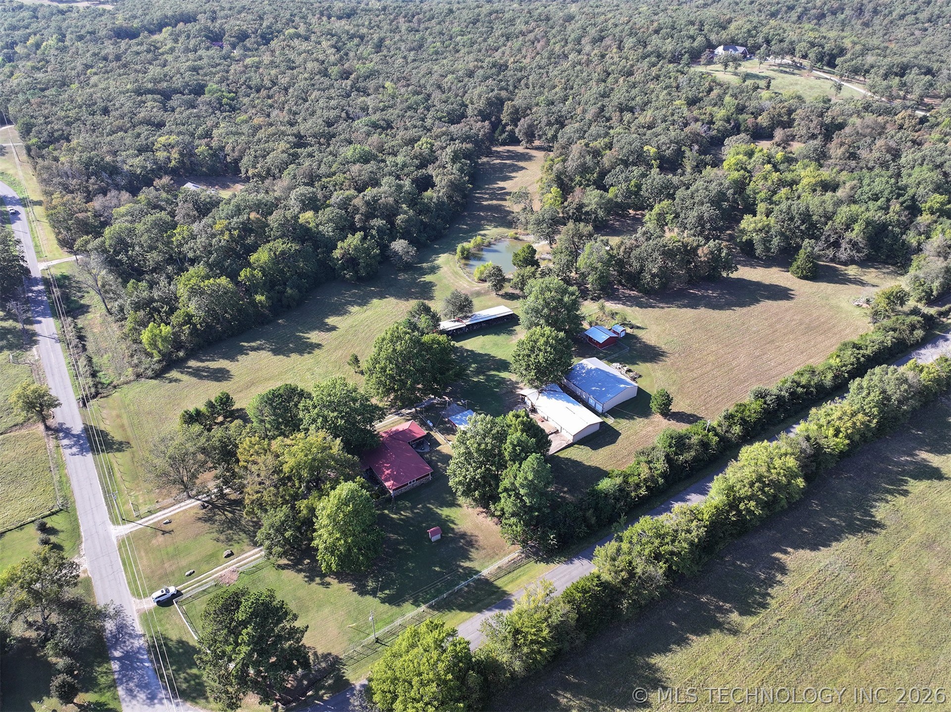 452961 E 1030 Road Property Photo 2