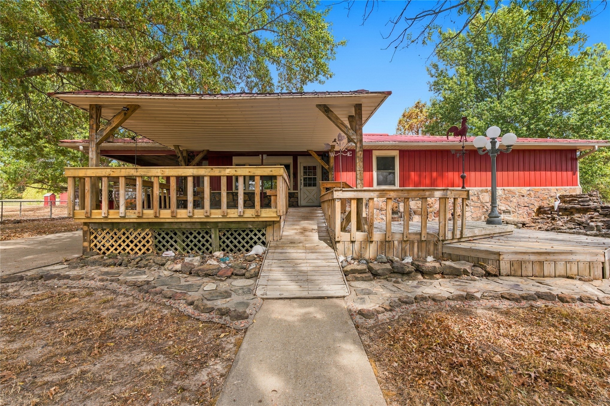 452961 E 1030 Road Property Photo 2