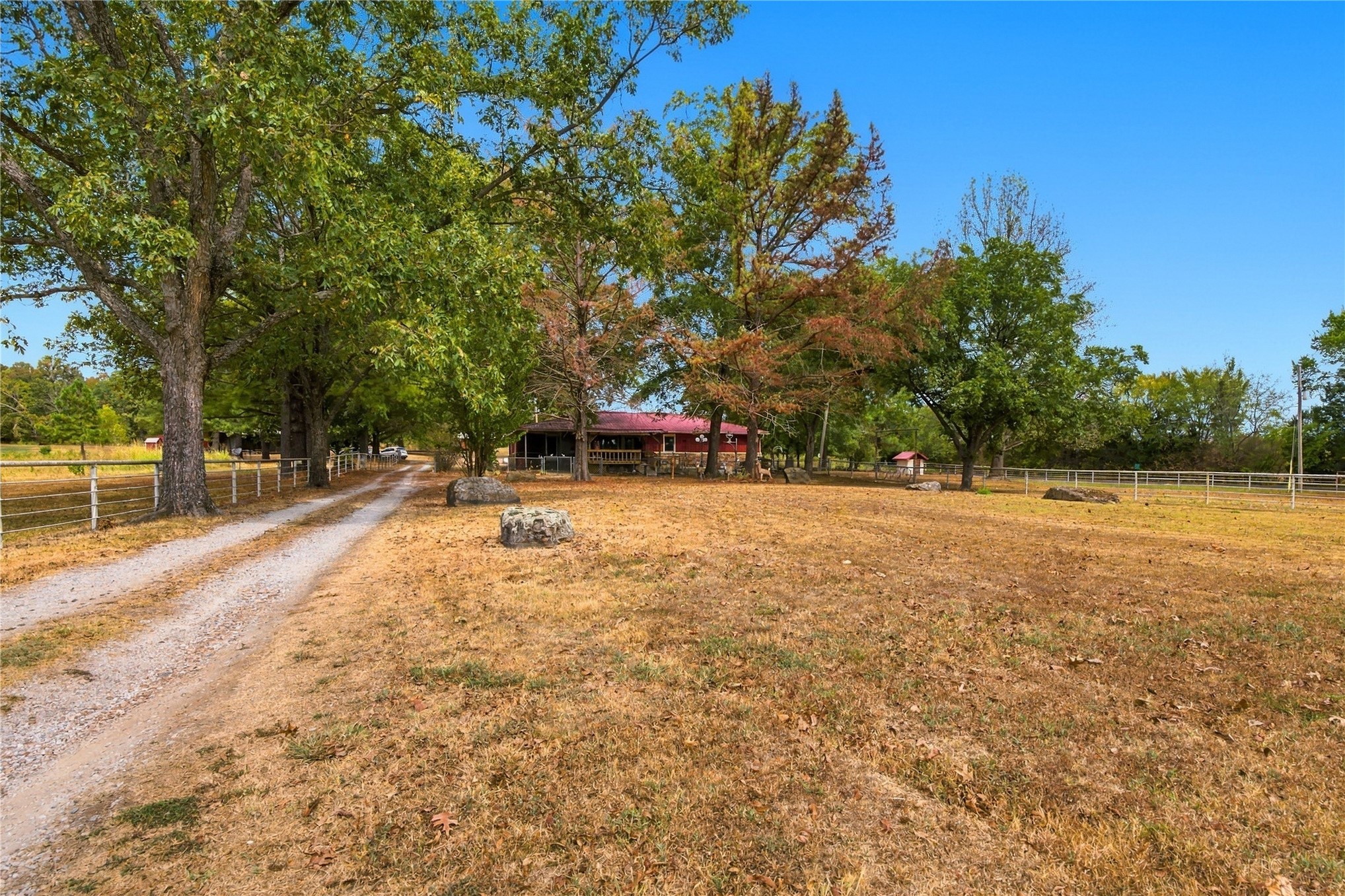 452961 E 1030 Road Property Photo 3