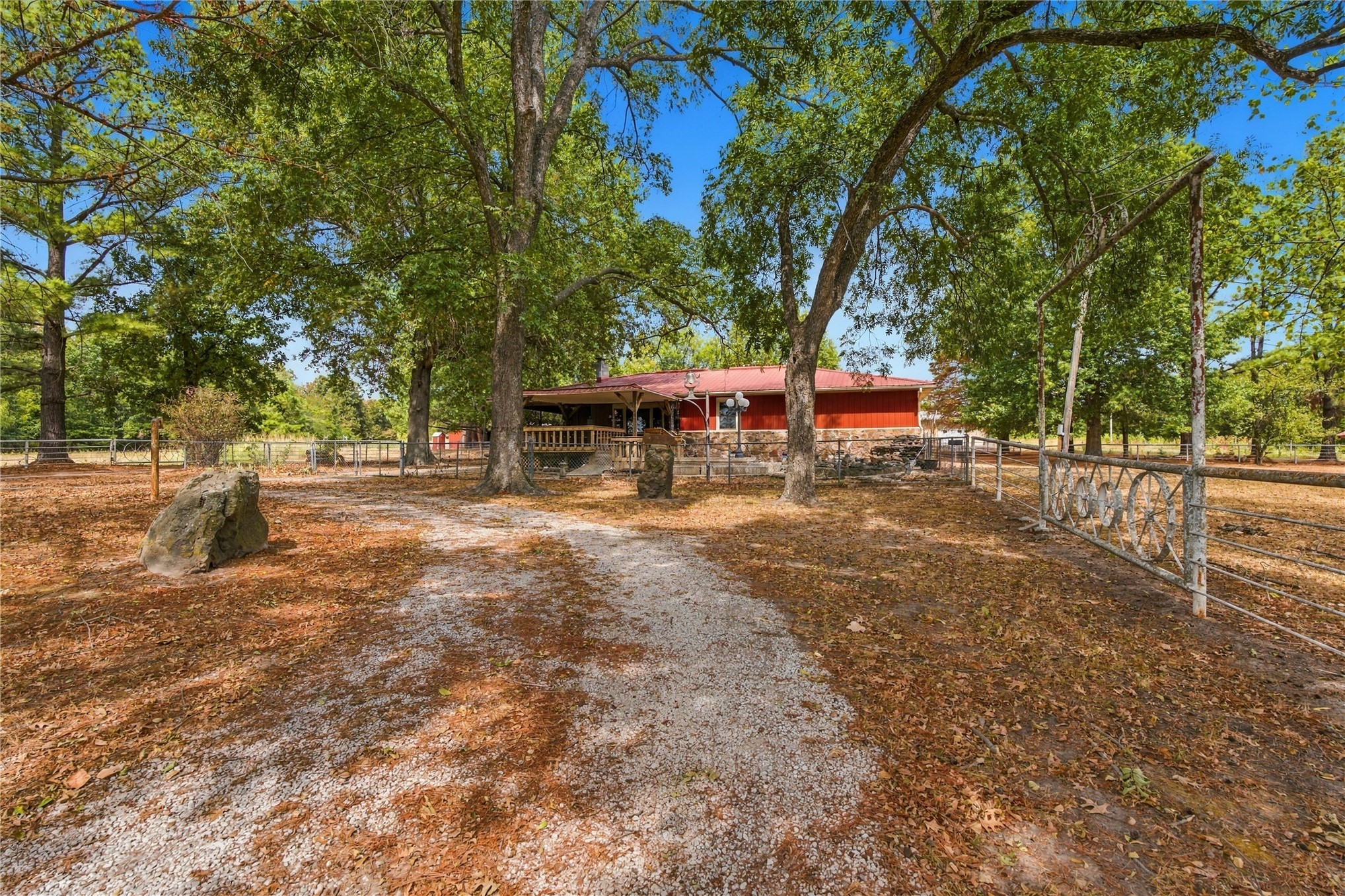 452961 E 1030 Road Property Photo 4