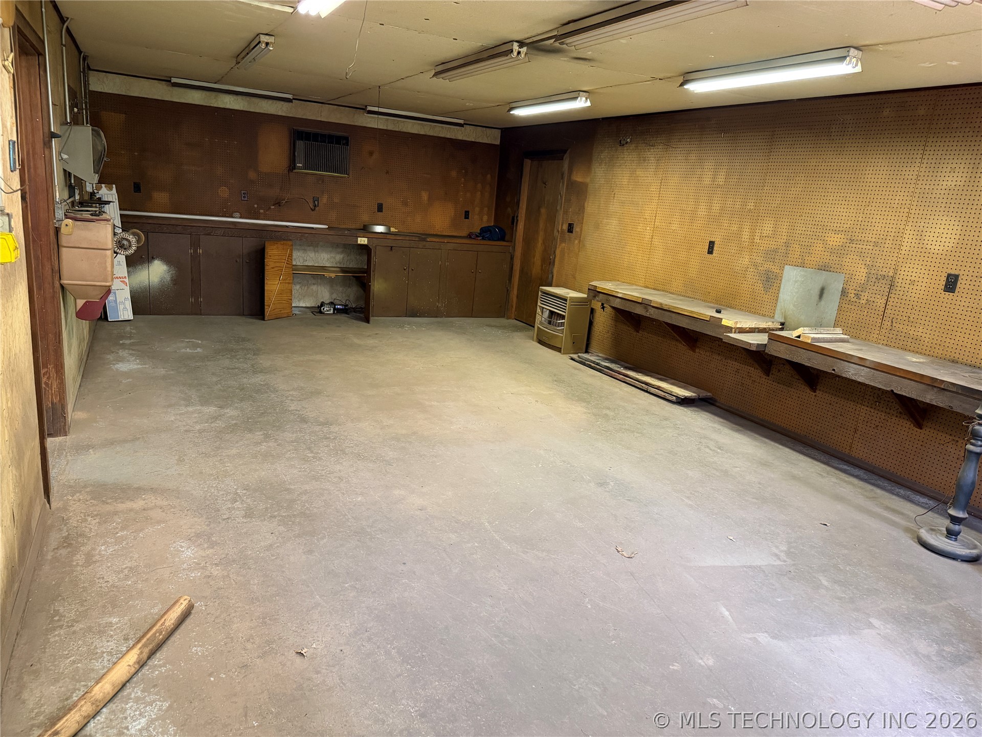 452961 E 1030 Road Property Photo 11