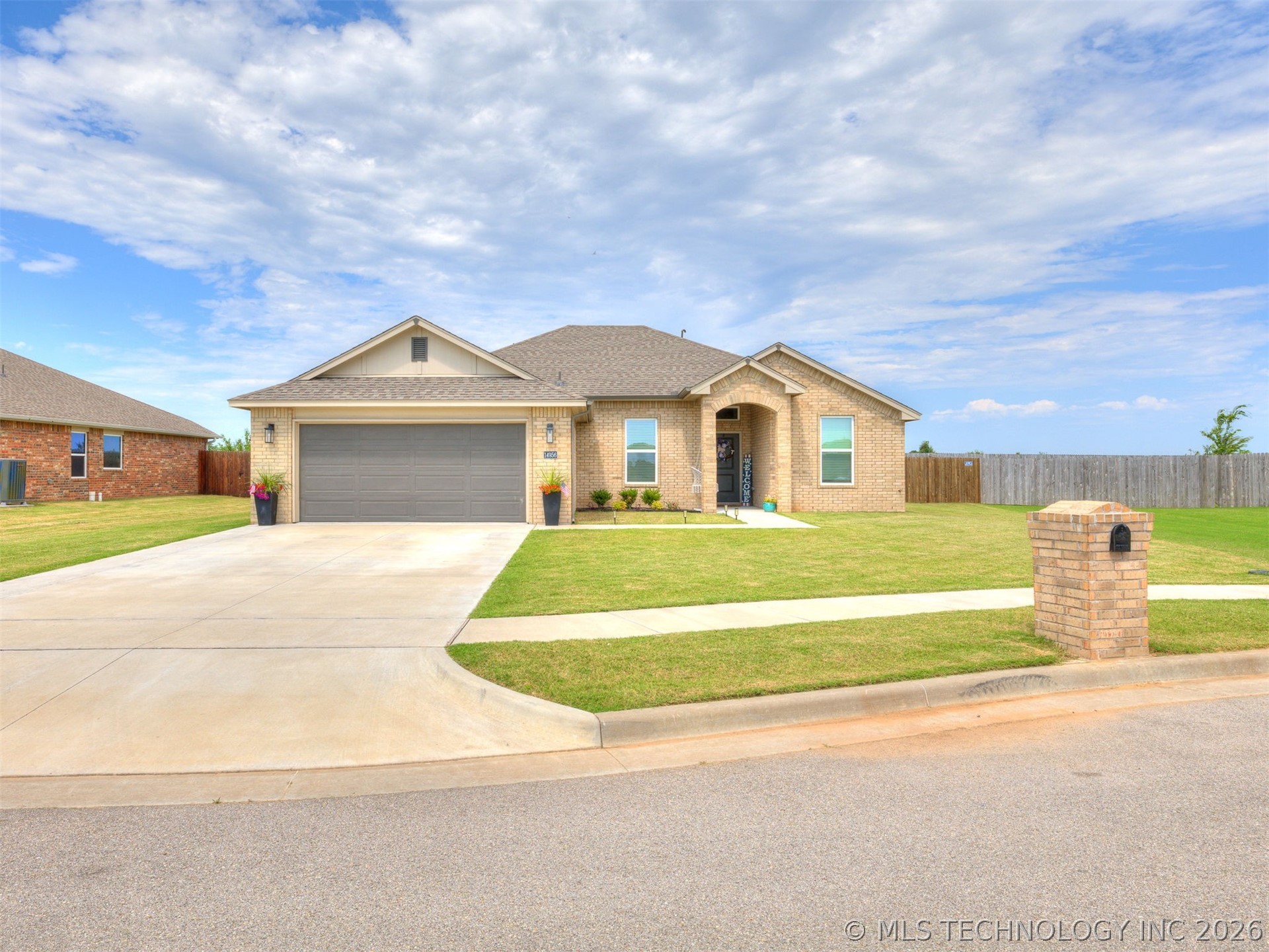 14956 S Oak Street Property Photo 5
