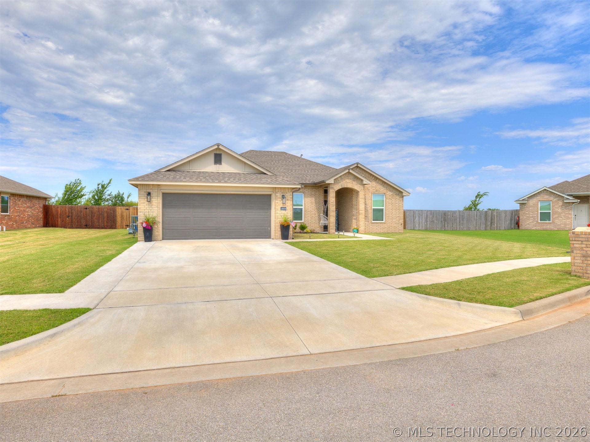 14956 S Oak Street Property Photo 6