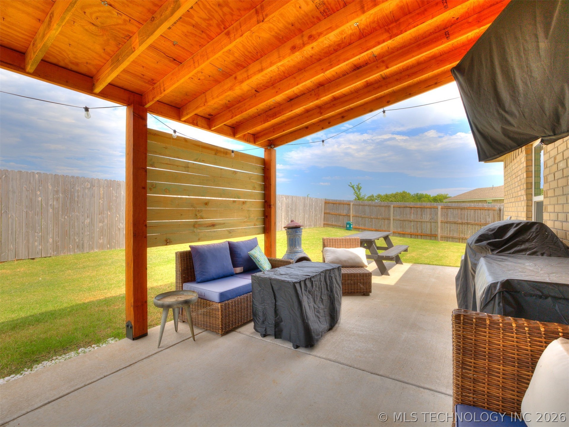 14956 S Oak Street Property Photo 11