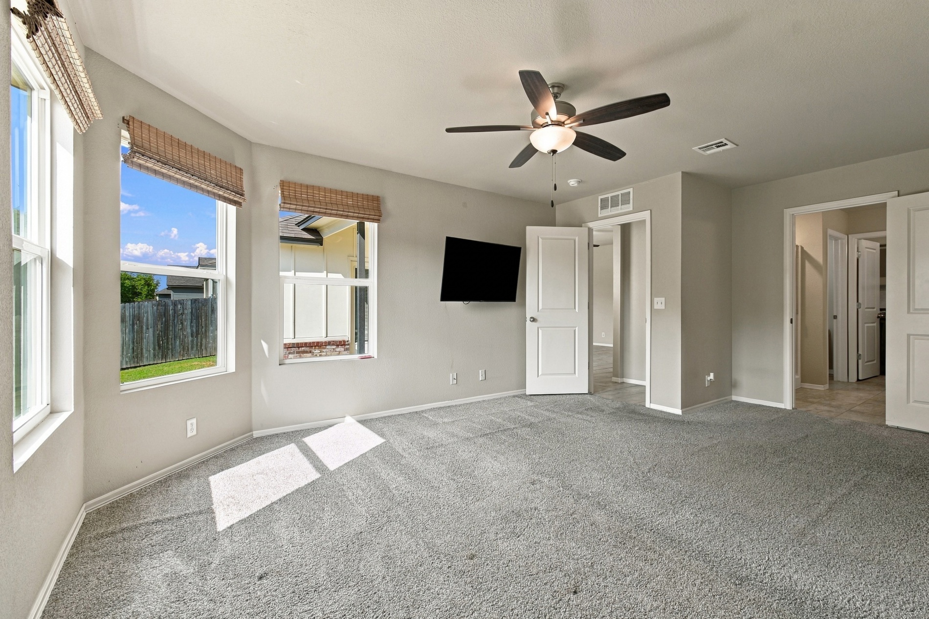 7312 S Indianwood Avenue Property Photo 16