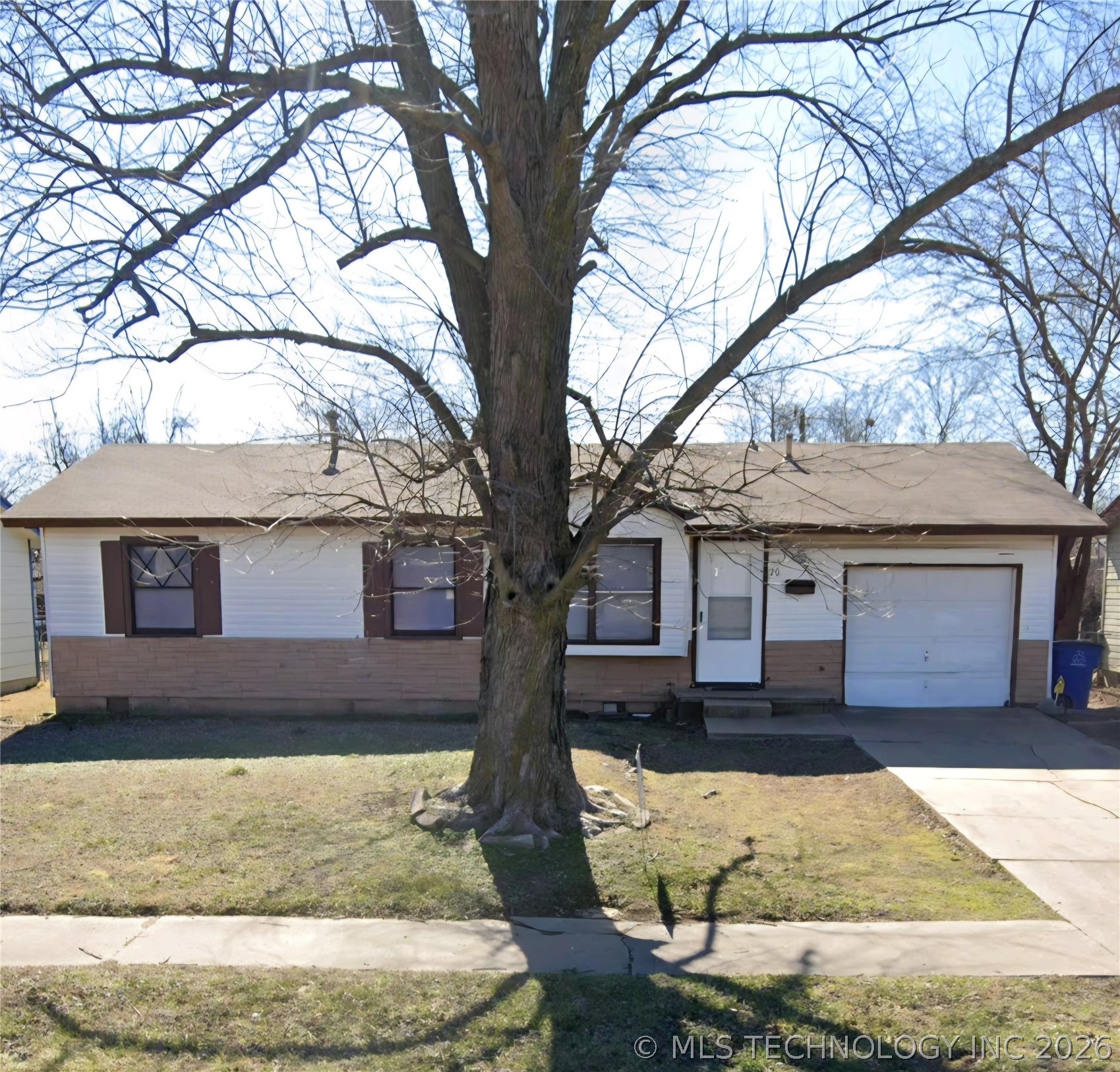 20 E 63rd Street North Property Photo 1