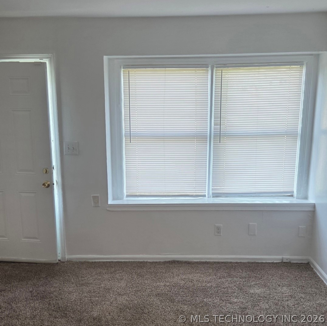 20 E 63rd Street North Property Photo 2