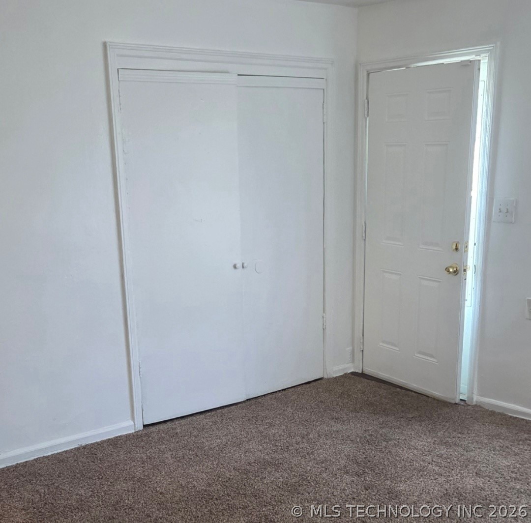 20 E 63rd Street North Property Photo 3