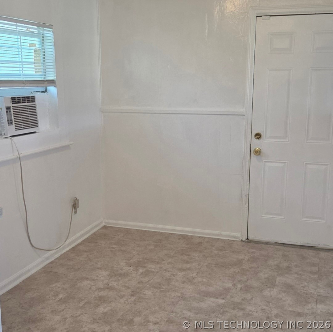 20 E 63rd Street North Property Photo 6