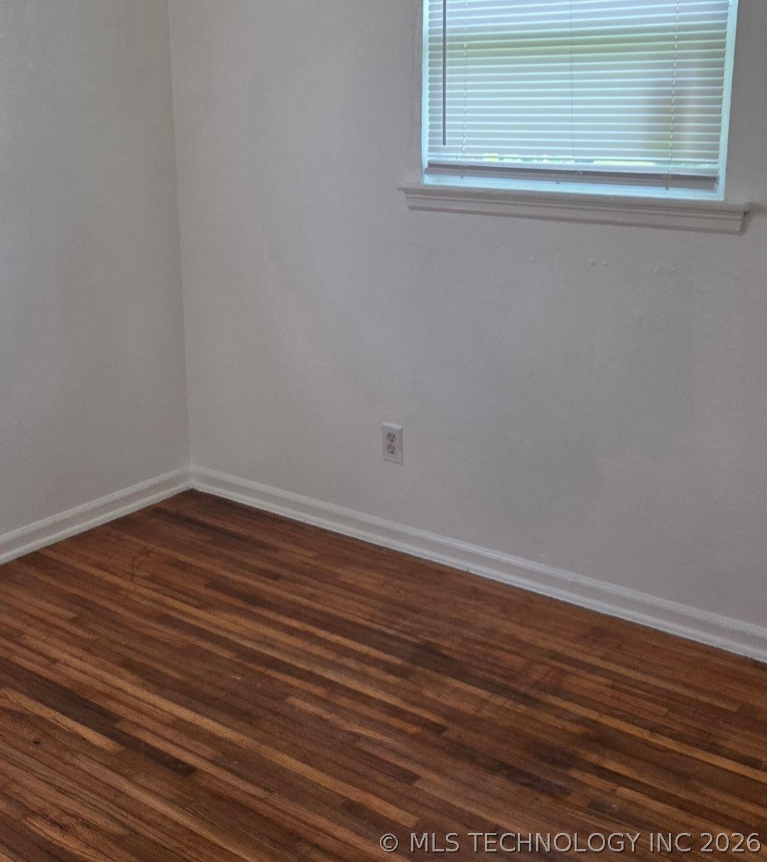 20 E 63rd Street North Property Photo 9