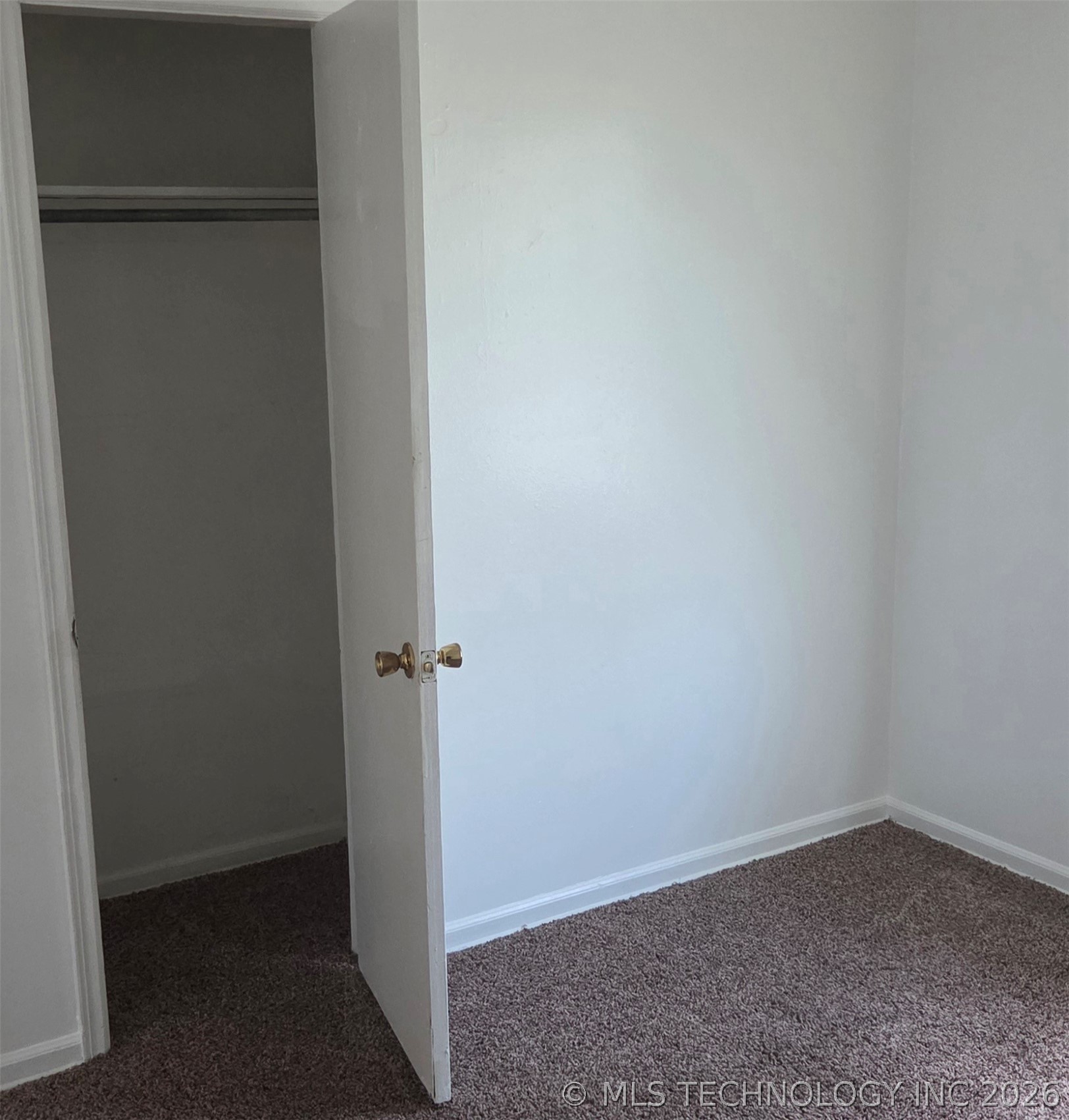 20 E 63rd Street North Property Photo 10