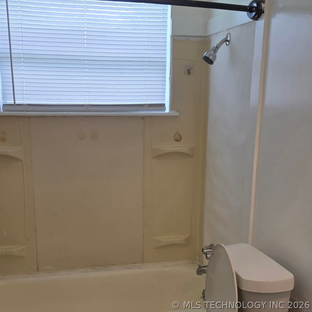20 E 63rd Street North Property Photo 11
