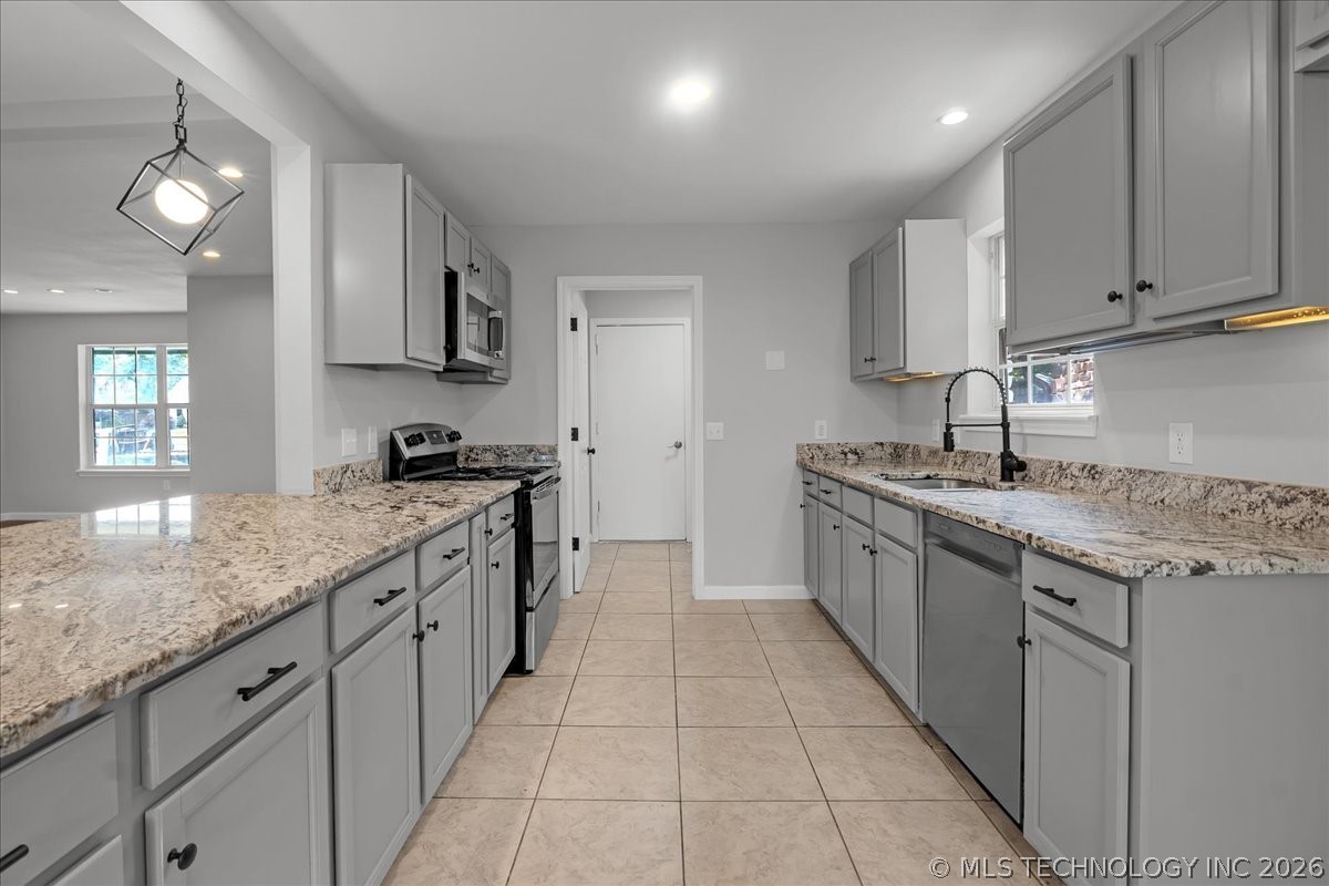 9815 E 29th Street Property Photo 6