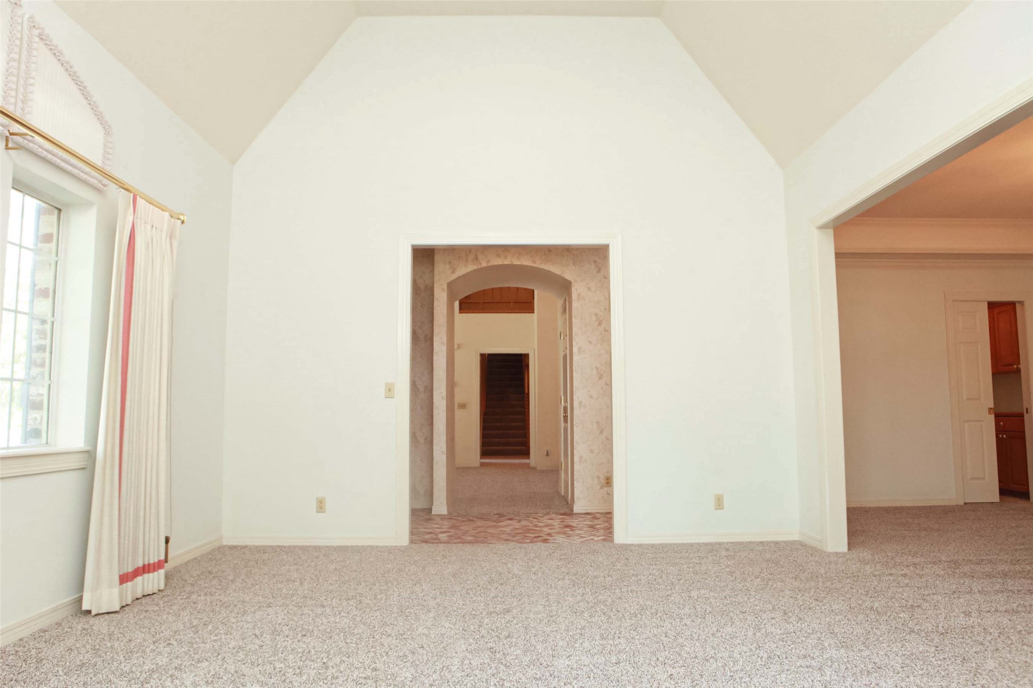 1431 S Newport Avenue Property Photo 8