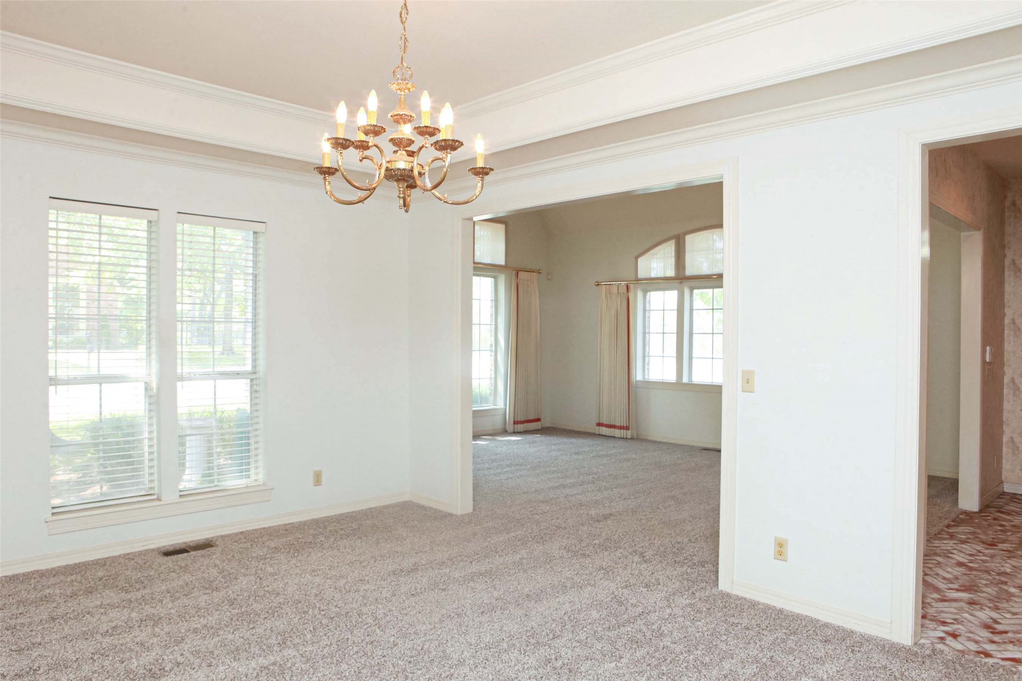1431 S Newport Avenue Property Photo 11
