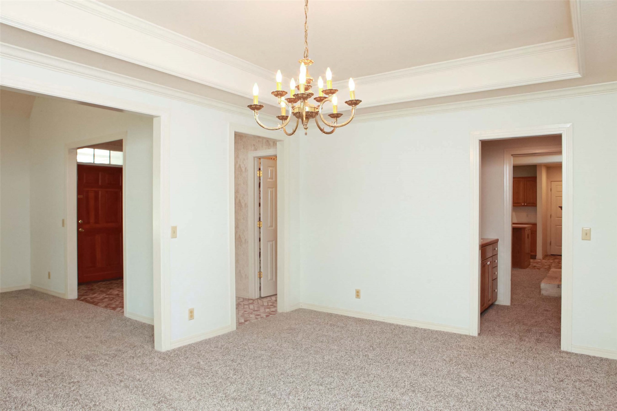 1431 S Newport Avenue Property Photo 12