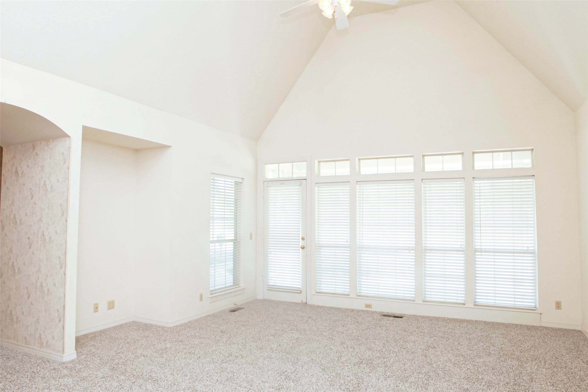 1431 S Newport Avenue Property Photo 20