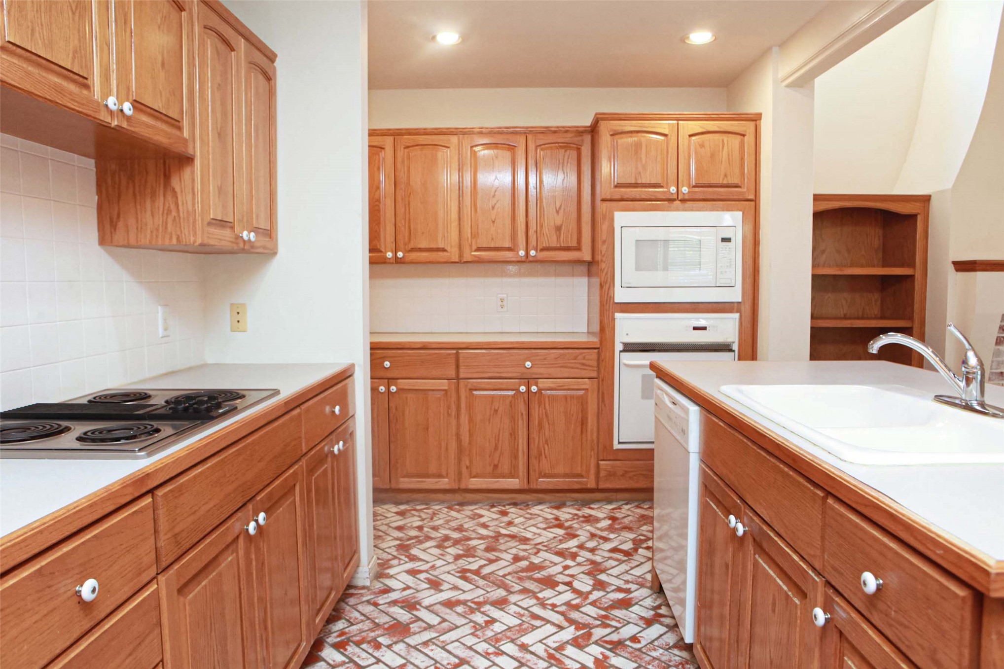 1431 S Newport Avenue Property Photo 26
