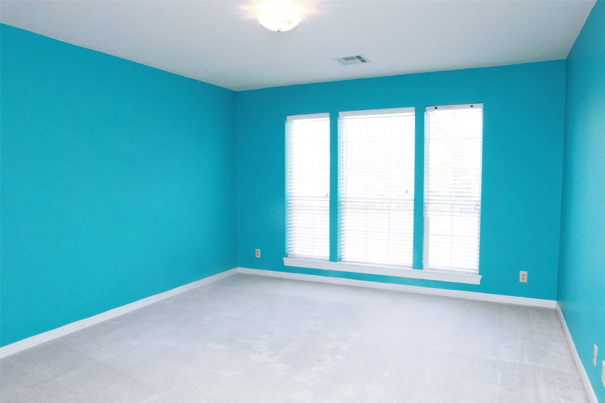1431 S Newport Avenue Property Photo 37