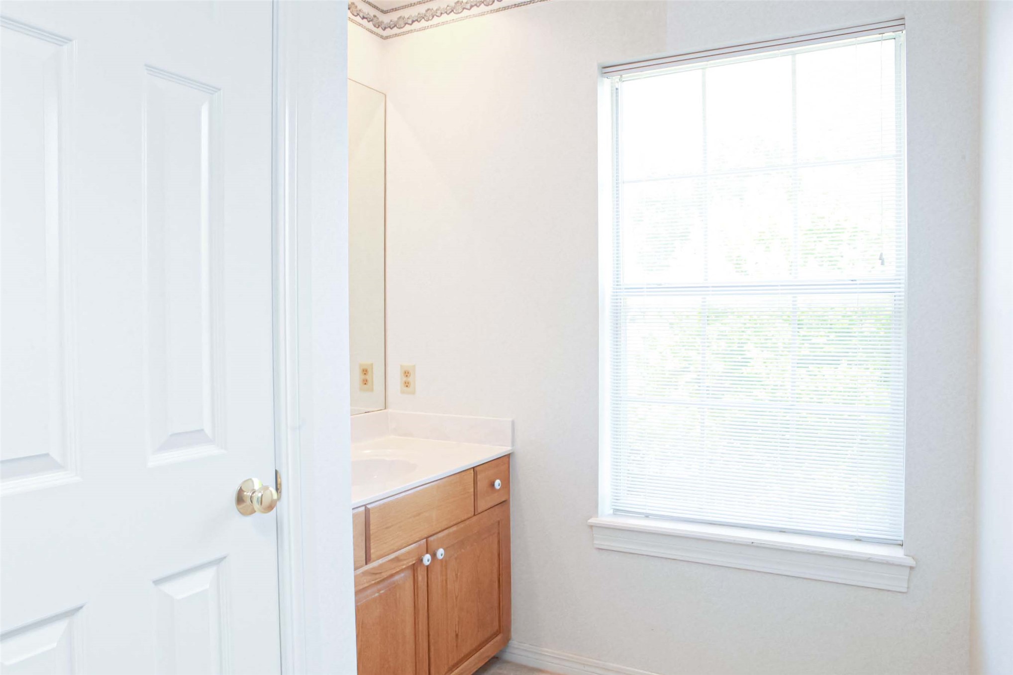 1431 S Newport Avenue Property Photo 39