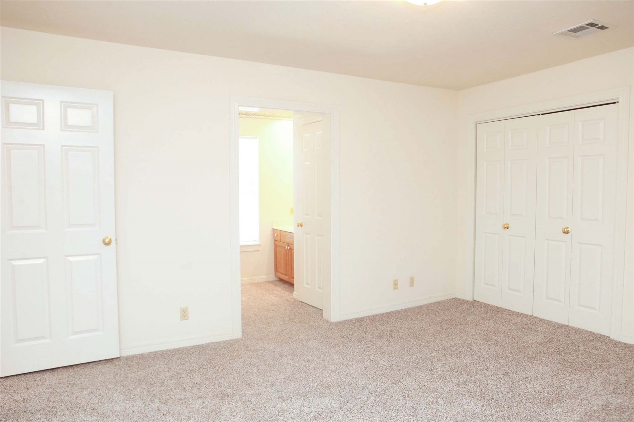 1431 S Newport Avenue Property Photo 41