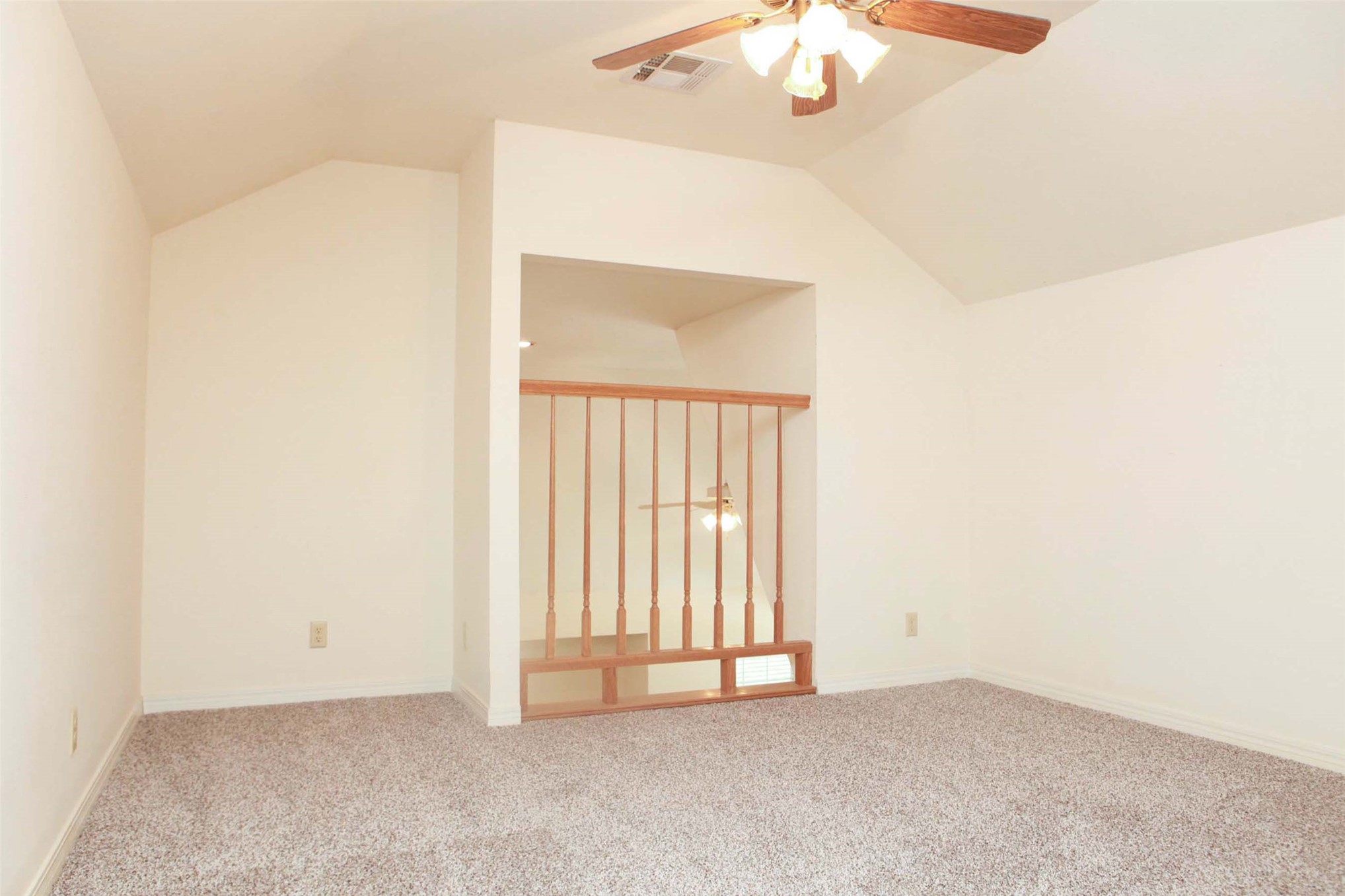 1431 S Newport Avenue Property Photo 45
