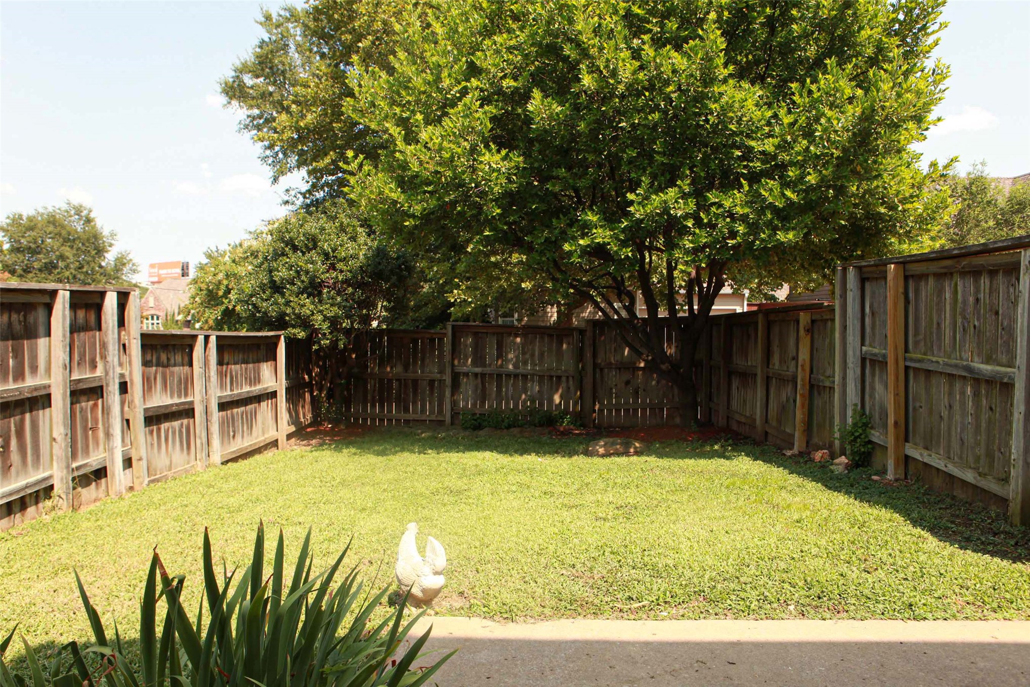 1431 S Newport Avenue Property Photo 47