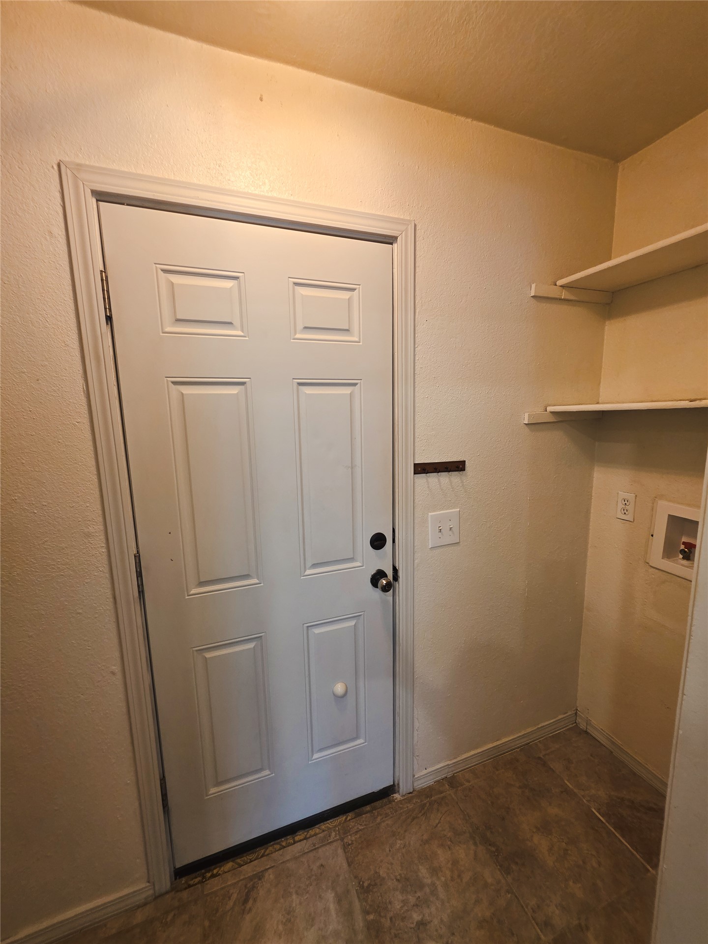209 E Austin Street Property Photo 7