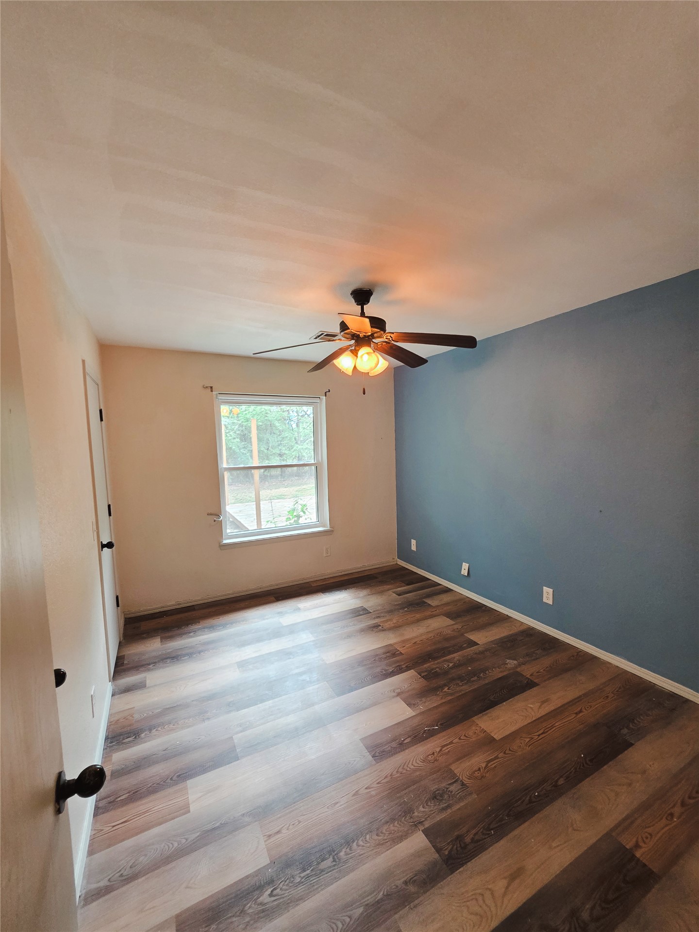 209 E Austin Street Property Photo 8