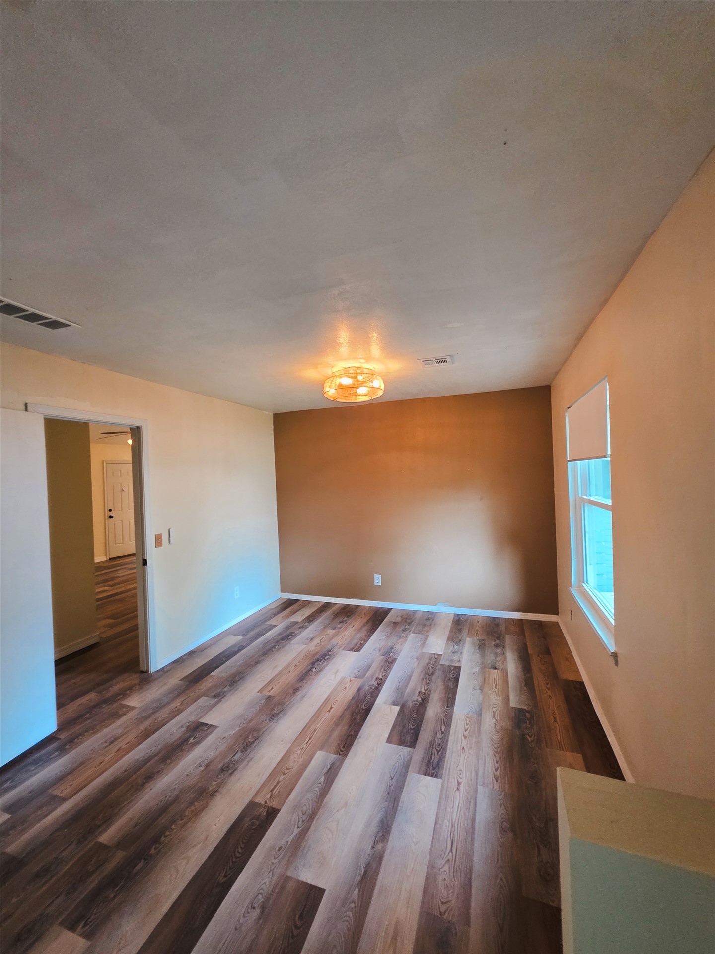 209 E Austin Street Property Photo 12