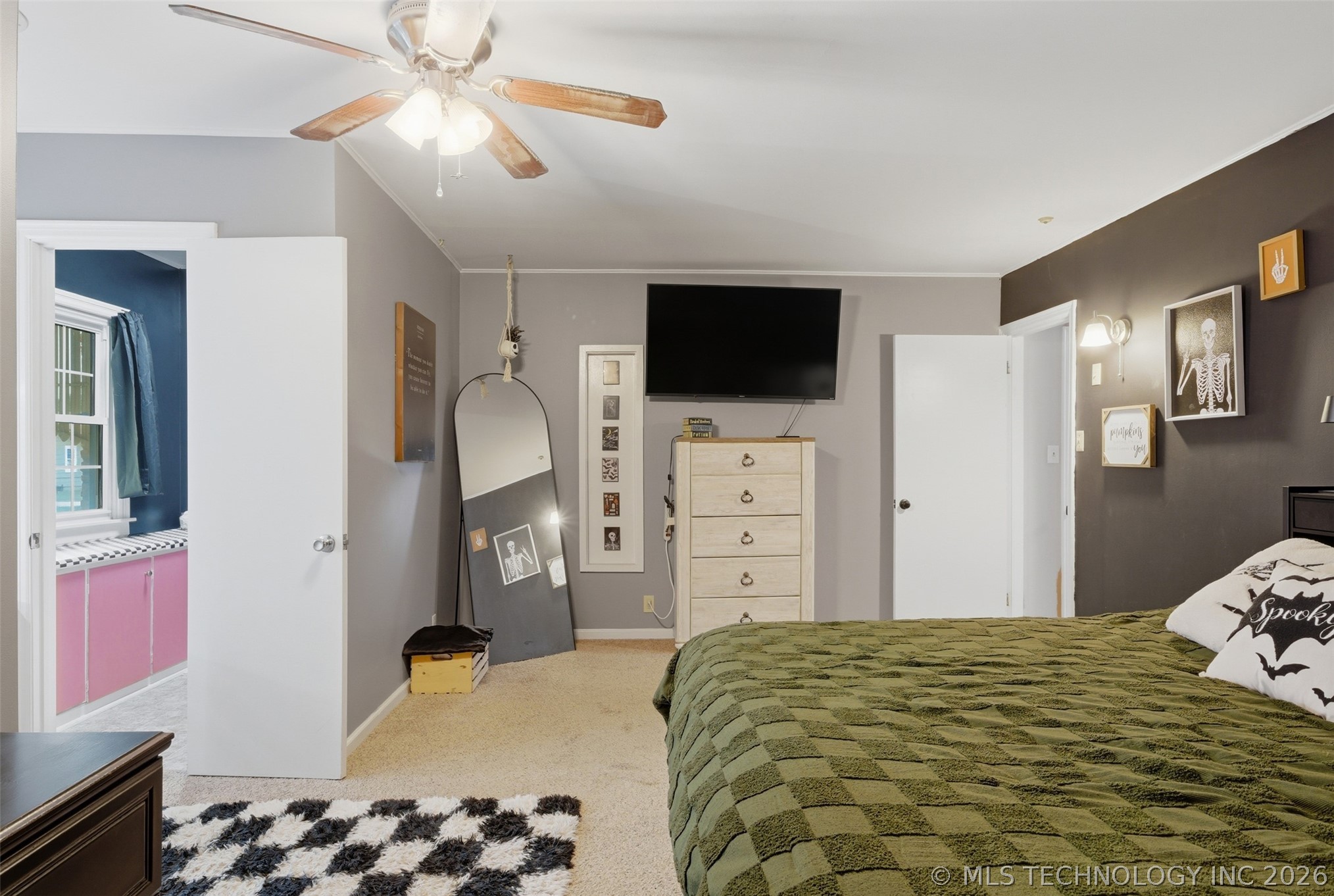 228 S Bell Property Photo 24