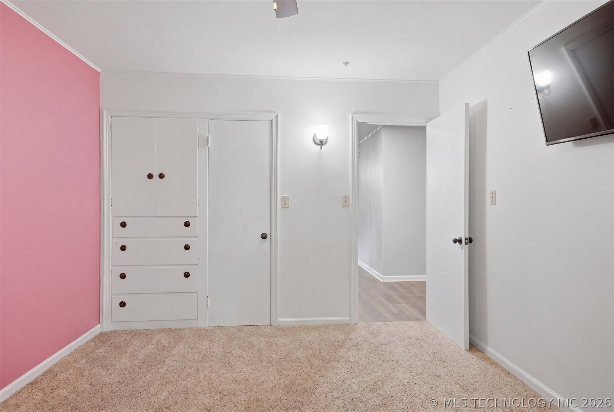 228 S Bell Property Photo 34