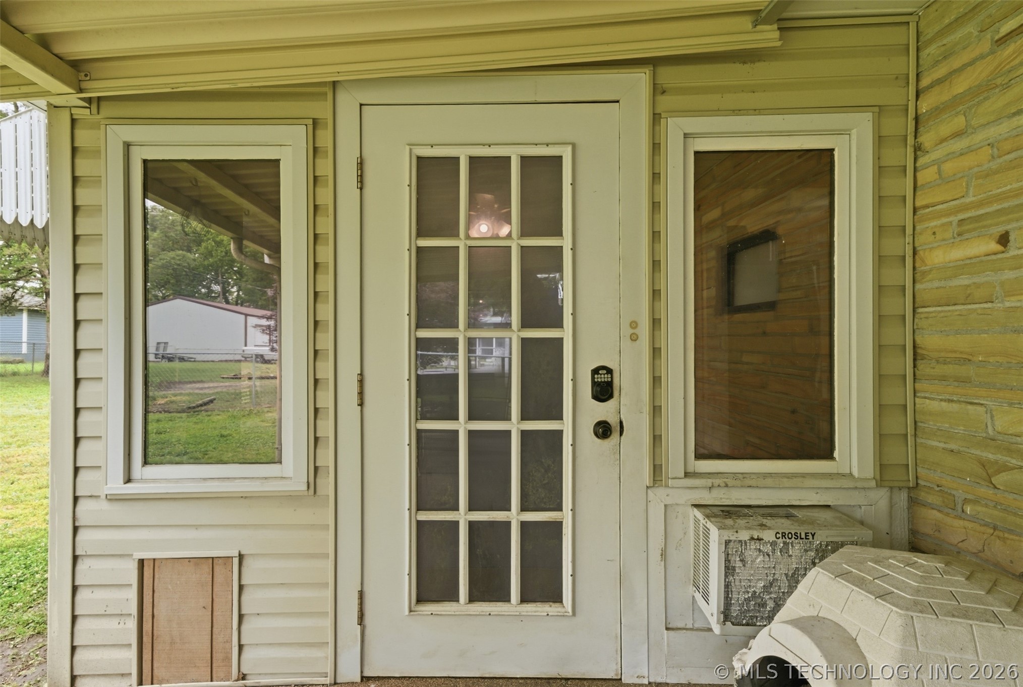 228 S Bell Property Photo 37